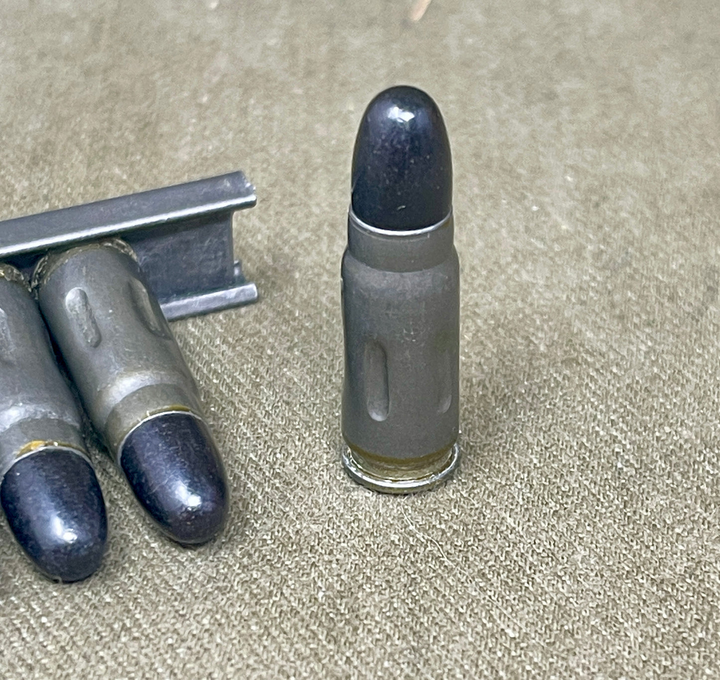 Stripper Clip with 8 × DRILL 7.62×25 Tokarev Rounds — Deactivated Training Set