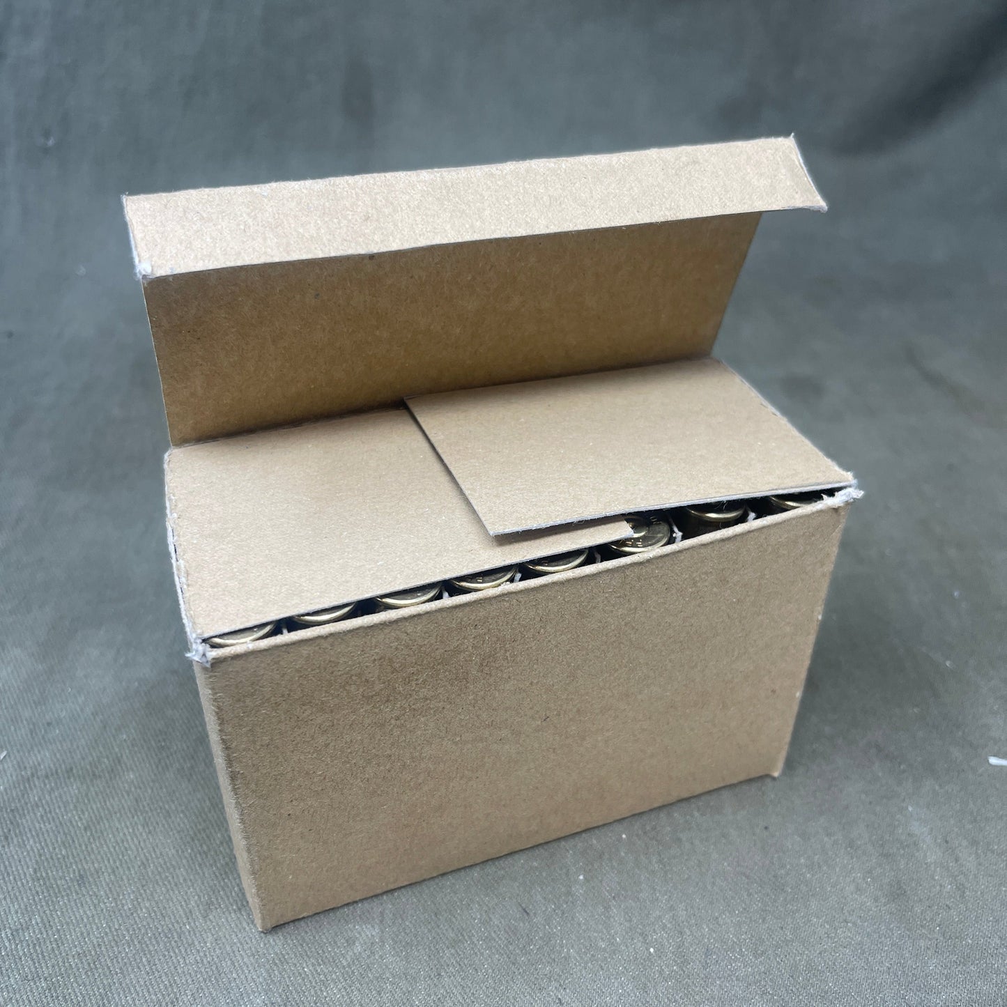 1 x 32 Round Box of Inert/ Display β .303 Lee Enfield Rounds