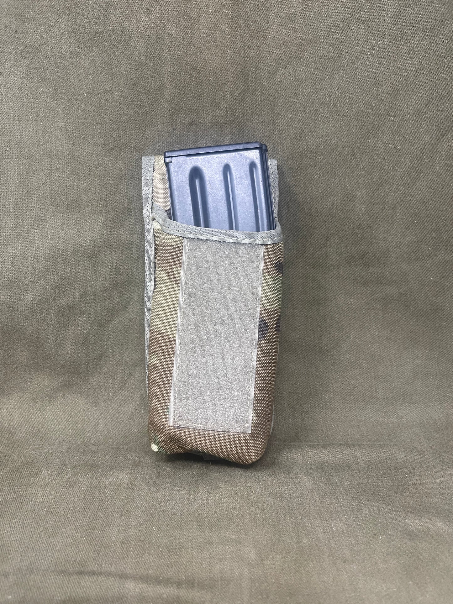 1 x Pouch 1 x 30rnd Magazines
