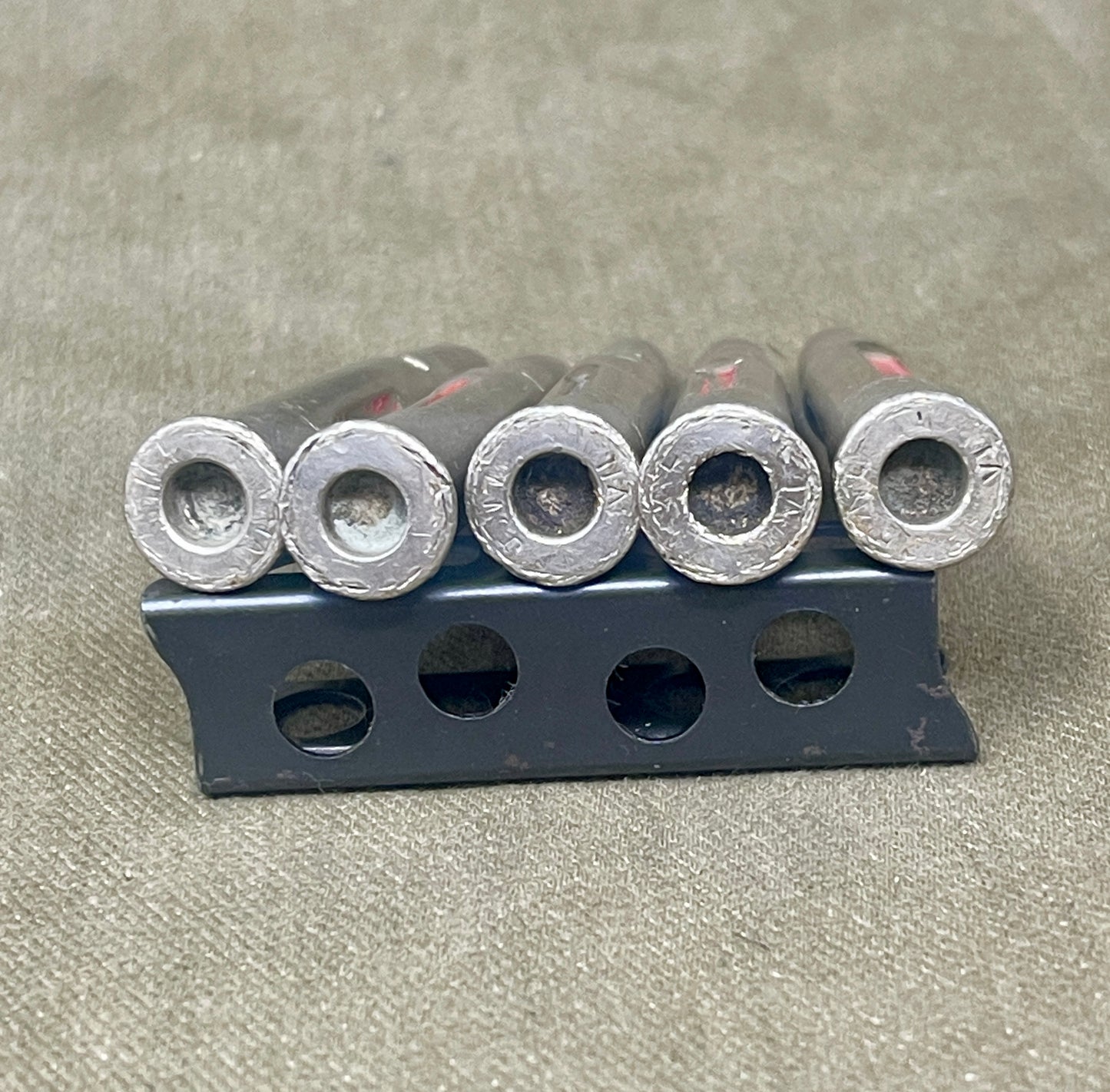 Charger of Five Mk6 .303 Drill Rounds – RL Royal Laboratory | Original British Drill Ammunition