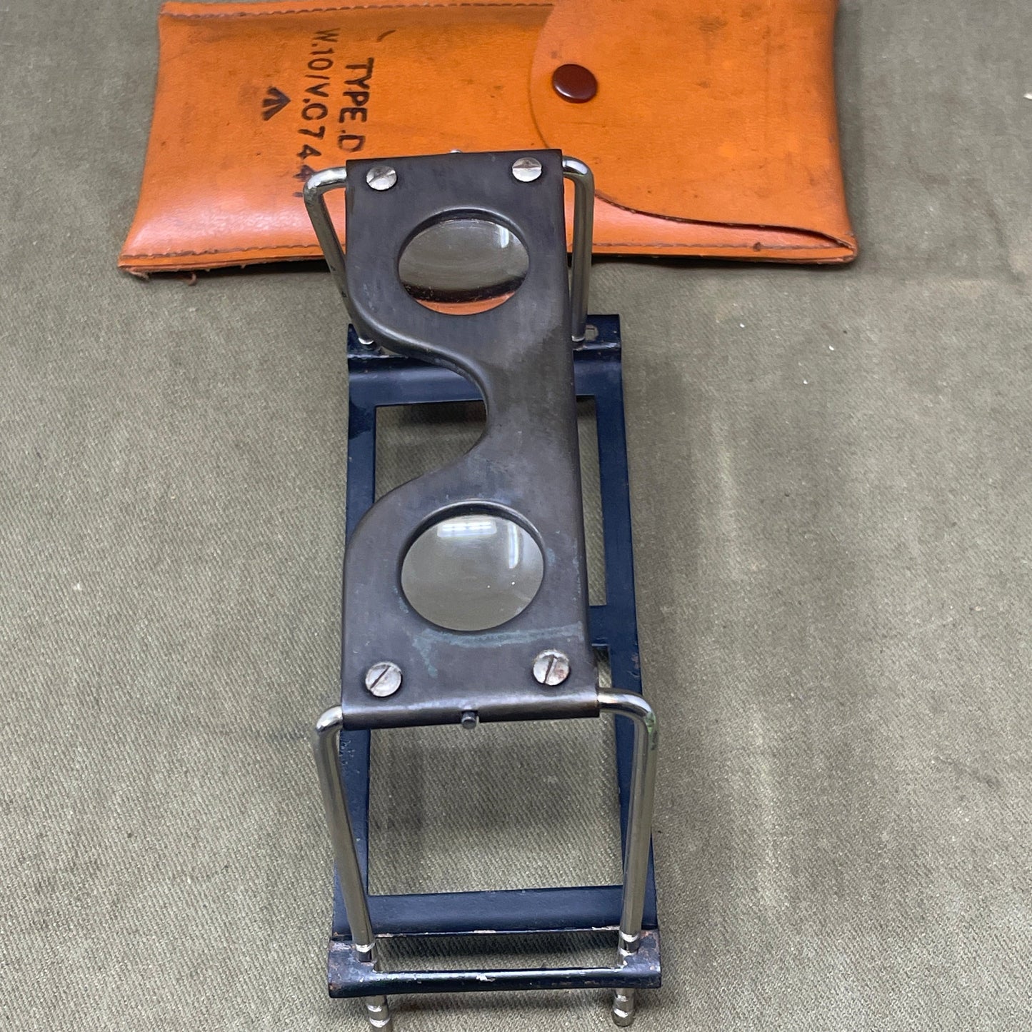 "Original WW2 Air Ministry Stereoscope, Type D β Stores Reference 14B/746 β Authentic Military Reconnaissance Equipment"