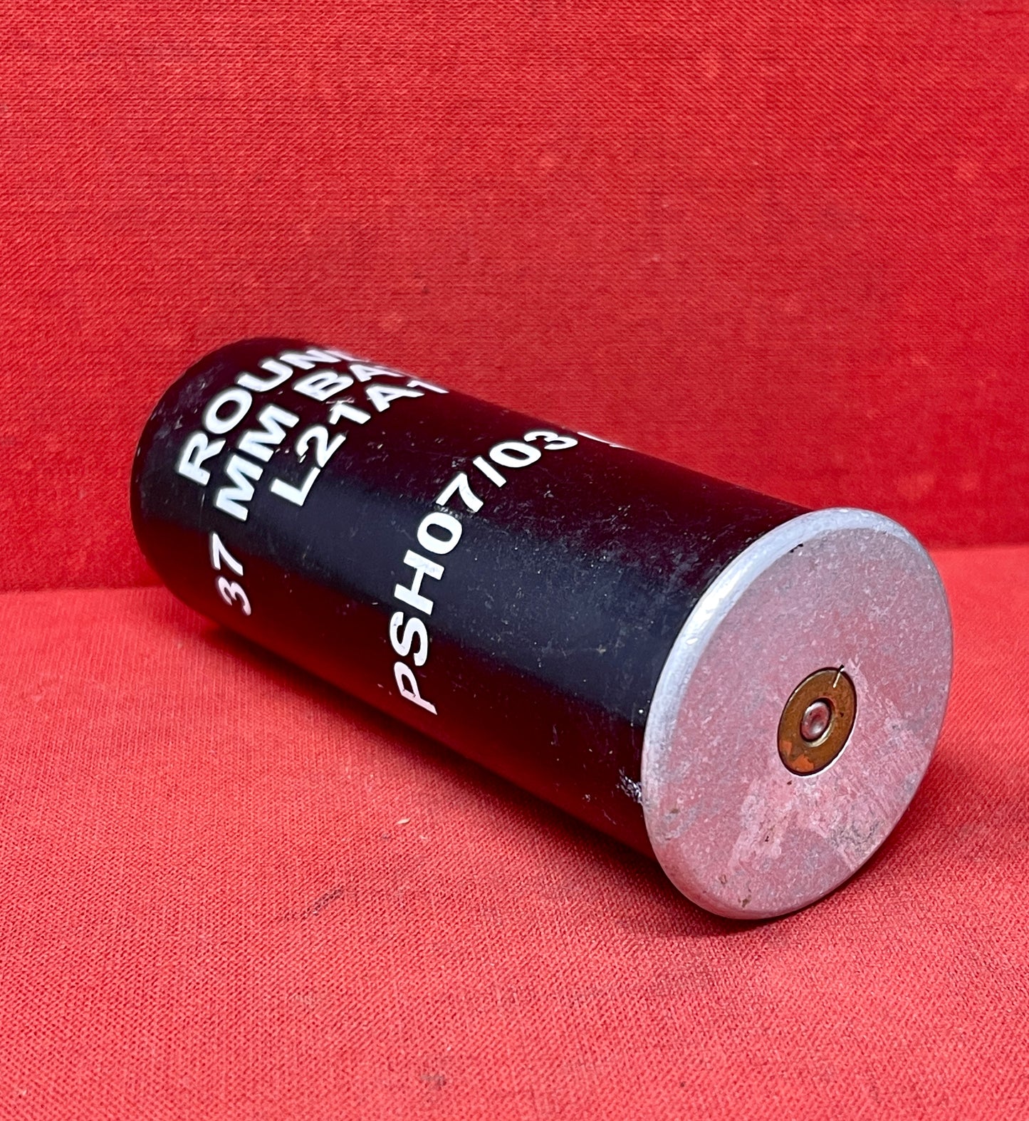 1 x Inert/ Display β . 37mm Baton Round