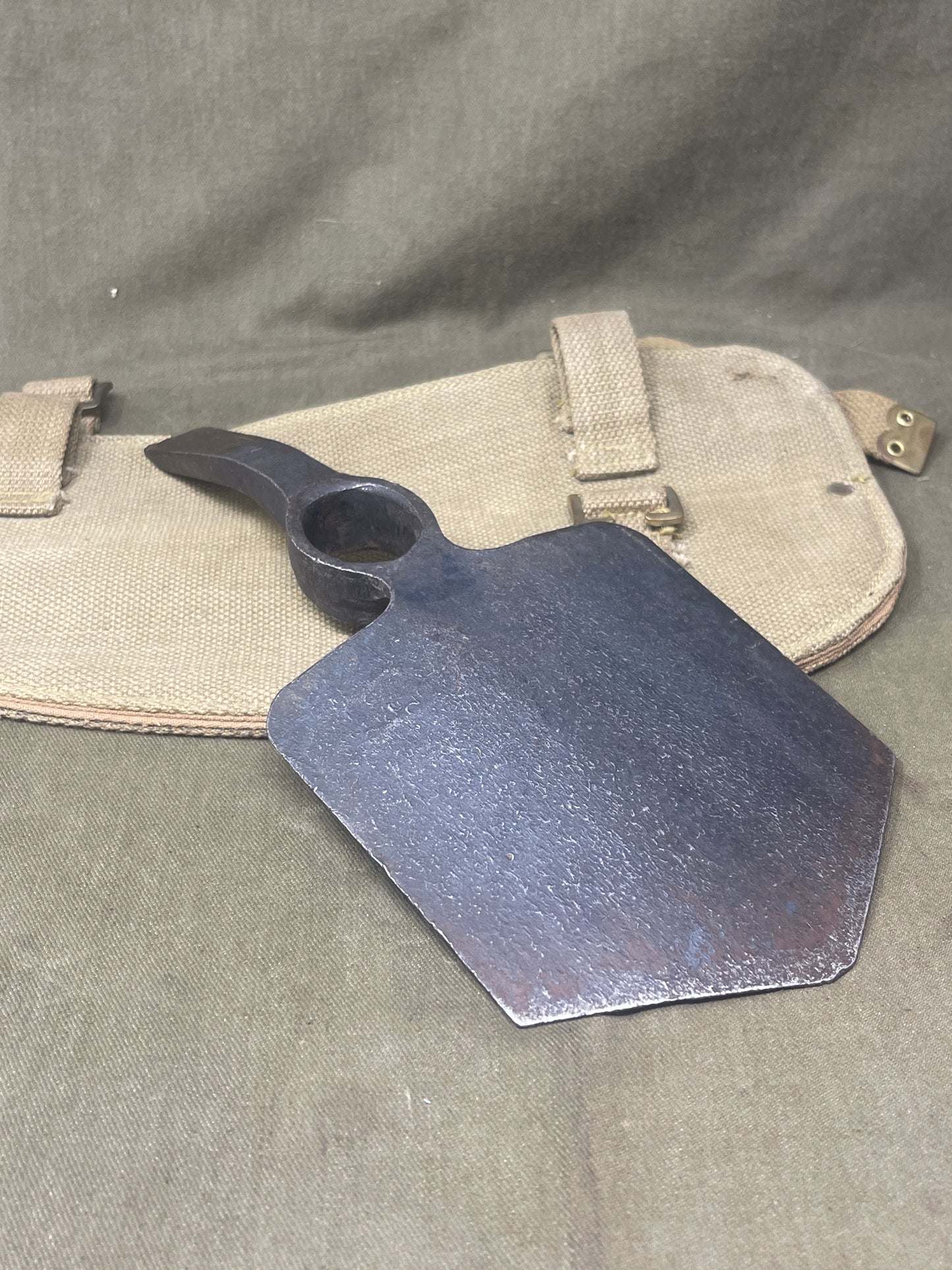Original Complete 1937 Pattern Entrenching Tool & Carrier 1944 Dated