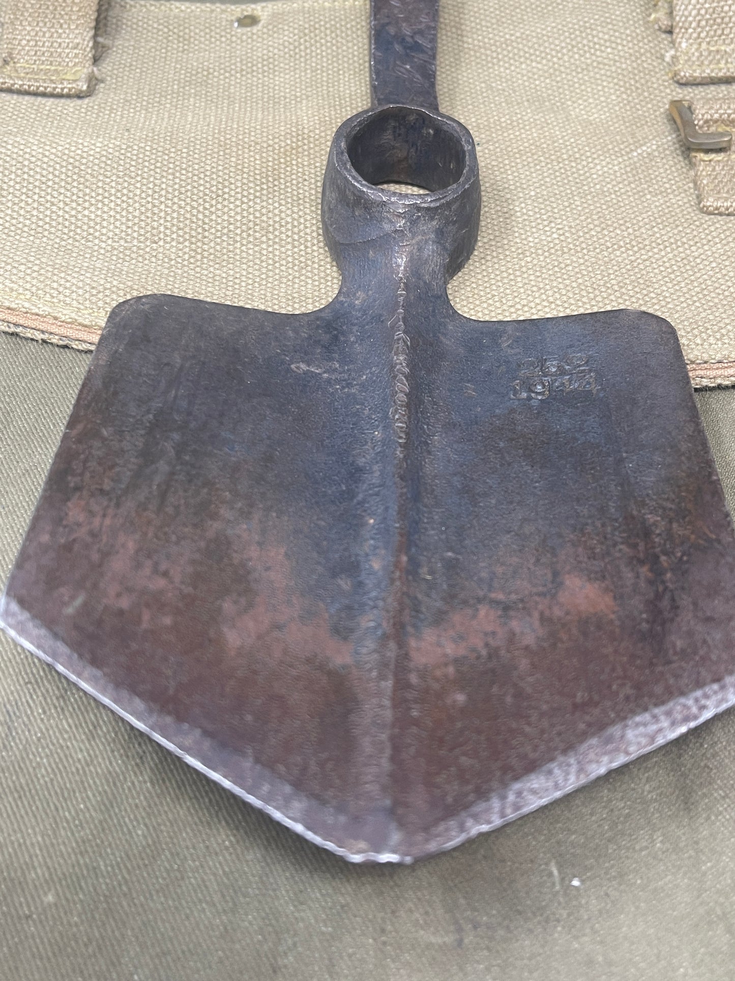 Original Complete 1937 Pattern Entrenching Tool & Carrier 1944 Dated