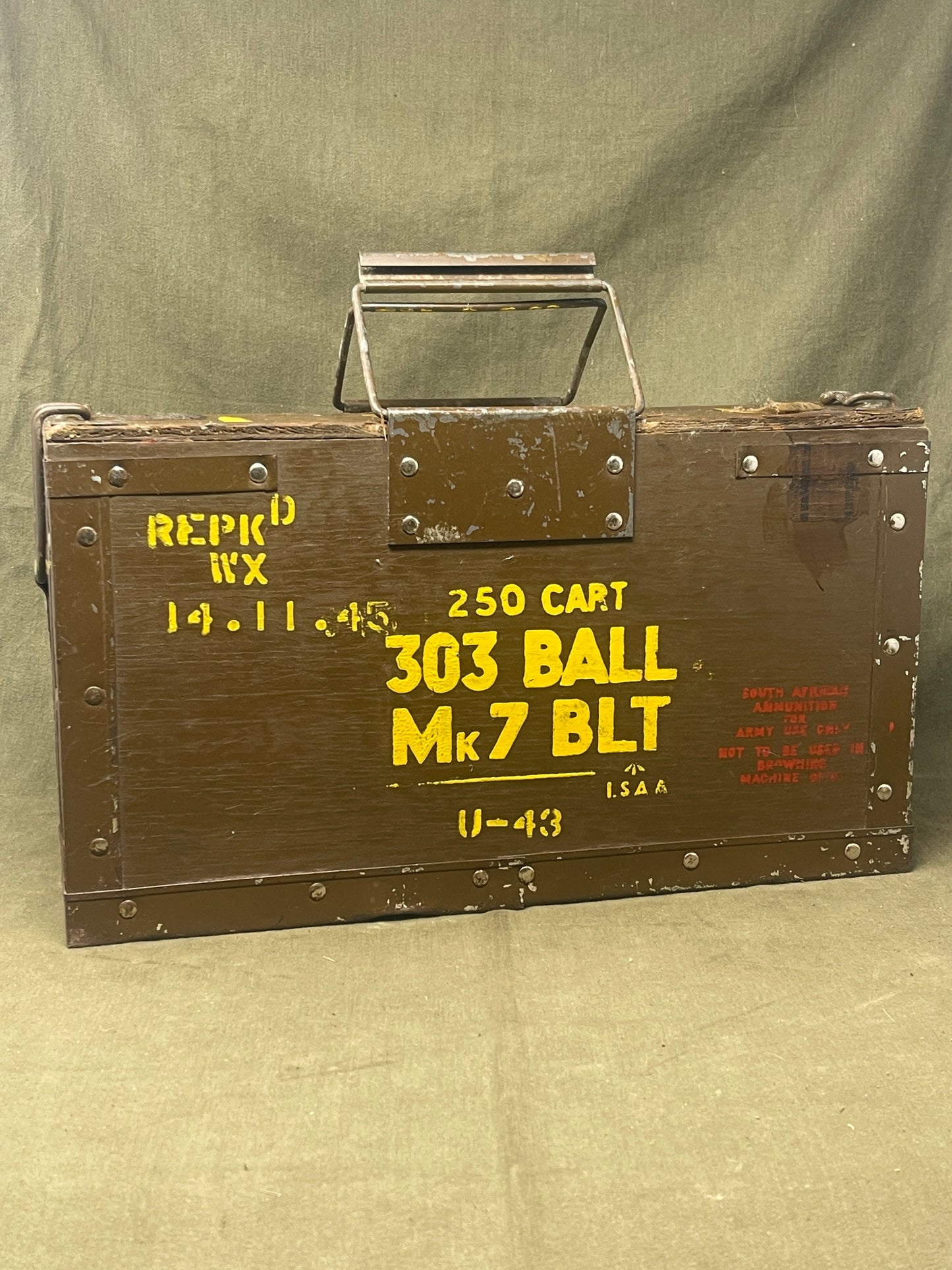 1 x South African Ammunition Box containing a 250 Rnd's 303 Vickers Machine Gun Belt