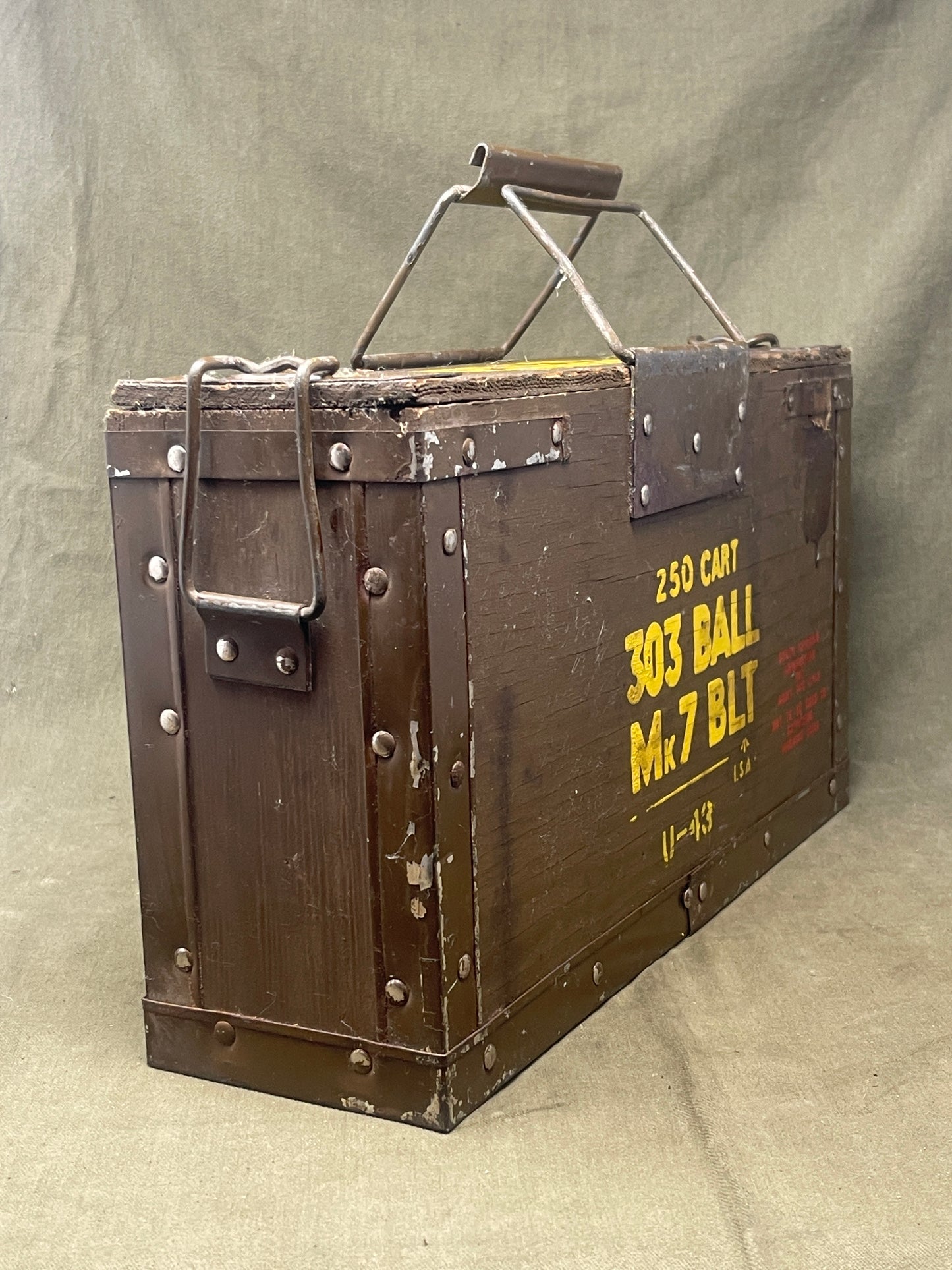 1 x South African Ammunition Box containing a 250 Rnd's 303 Vickers Machine Gun Belt