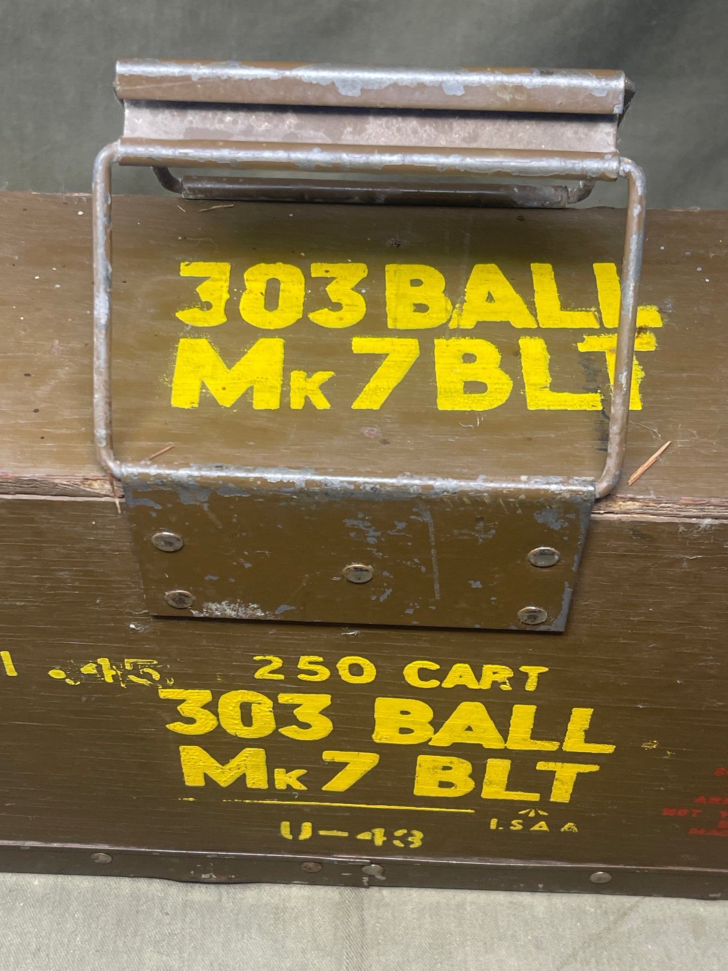 1 x South African Ammunition Box containing a 250 Rnd's 303 Vickers Machine Gun Belt