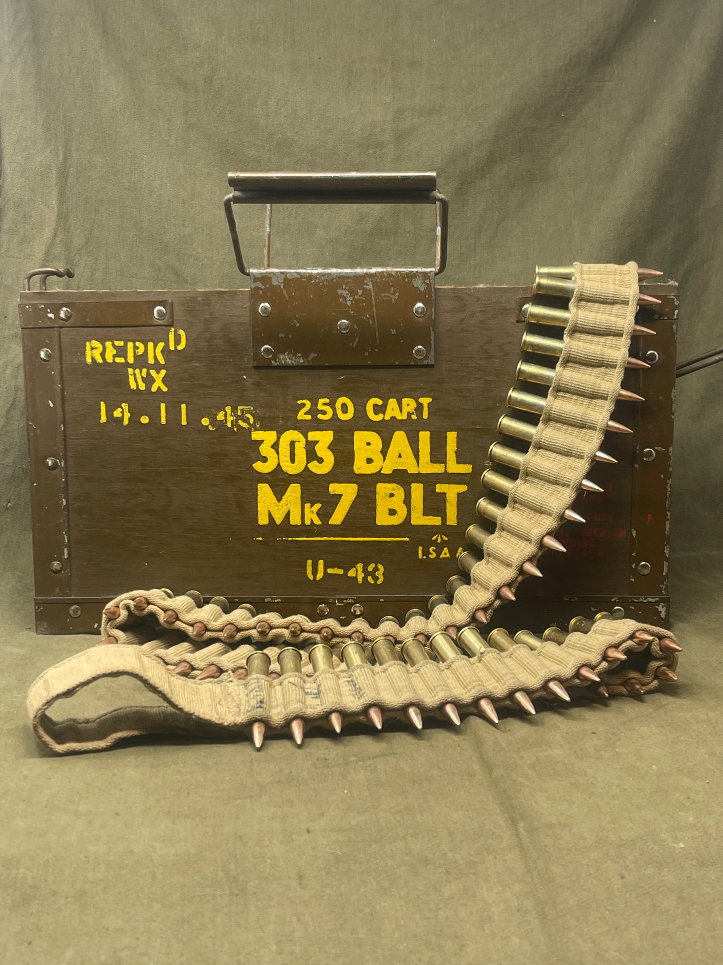 1 x South African Ammunition Box containing a 250 Rnd's 303 Vickers Machine Gun Belt