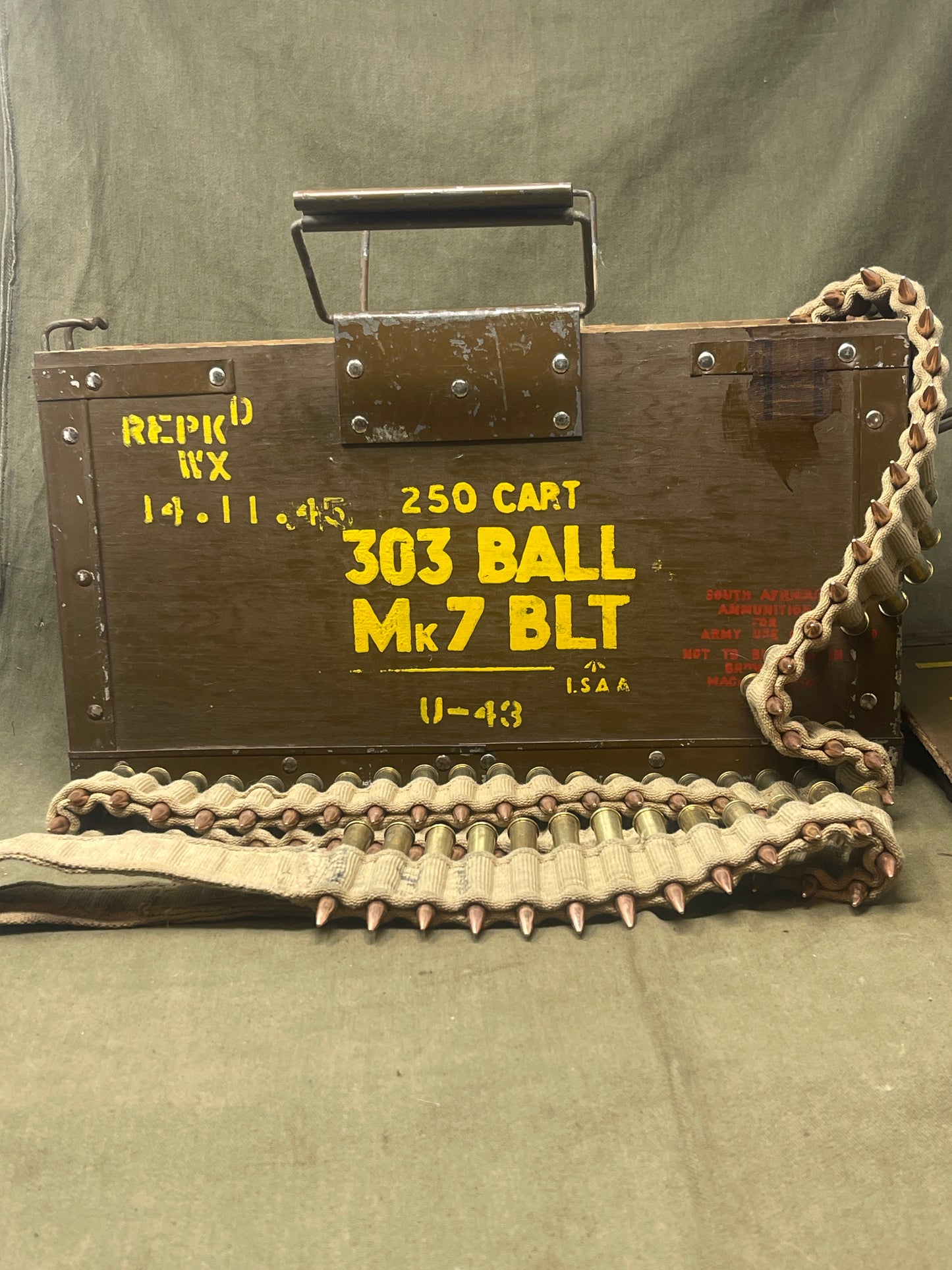 1 x South African Ammunition Box containing a 250 Rnd's 303 Vickers Machine Gun Belt