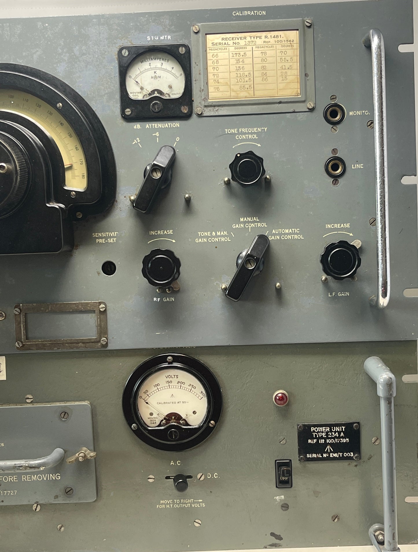 Air Ministry RAF R1132 Receiver Set with R1139 Power Supply