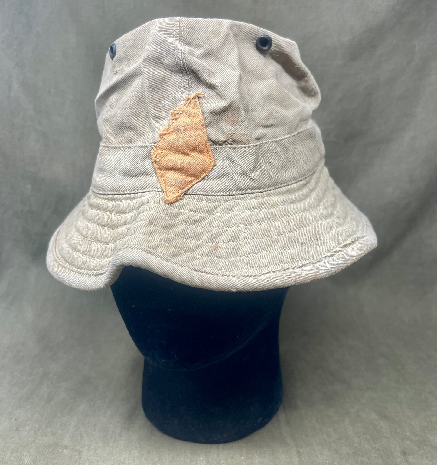 British Army Khaki 1950's Jungle Hat with Unit Flash