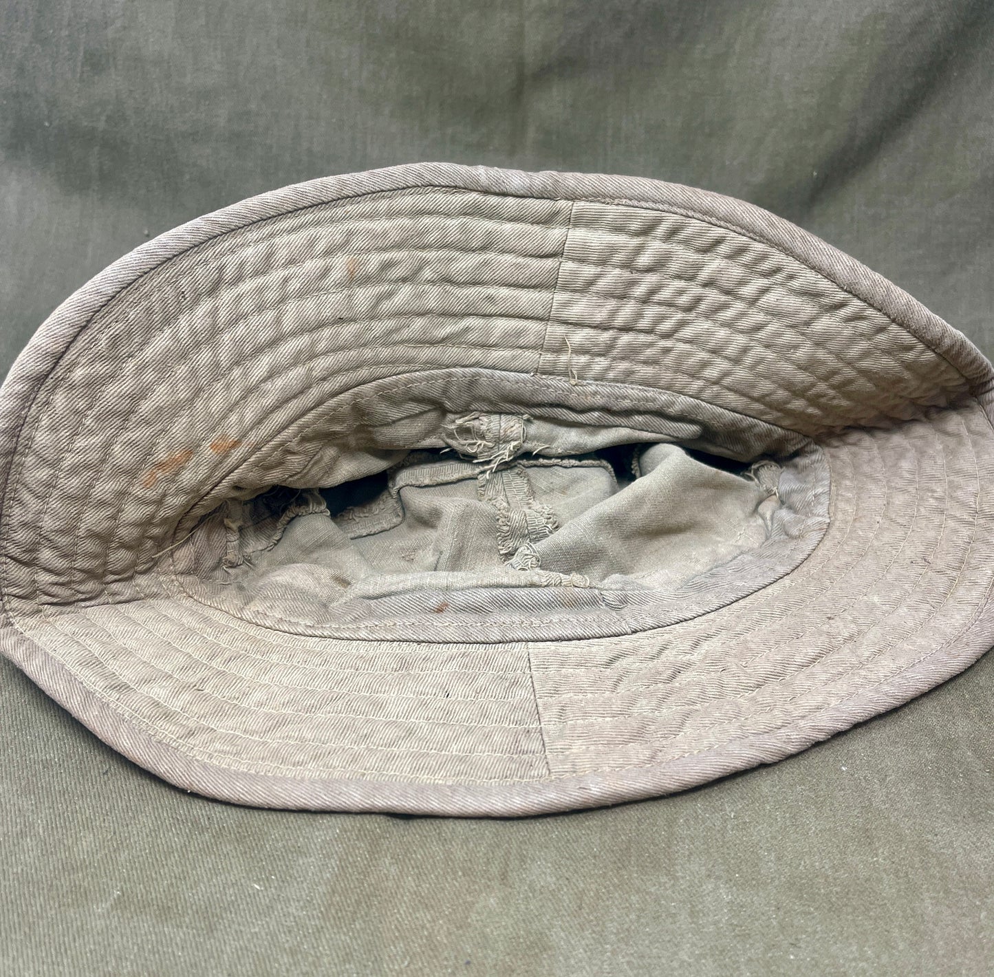British Army Khaki 1950's Jungle Hat with Unit Flash
