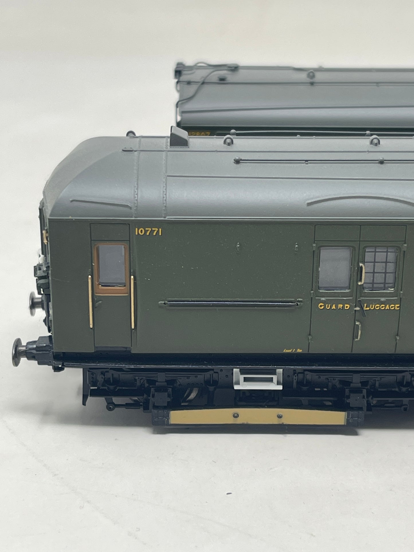 Hornby British Railway 2-BIL 2142
