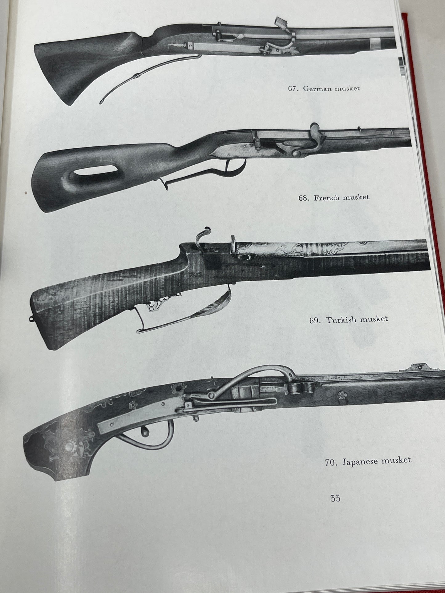 Firearms past and present. A complete review of firearm systems and their histories. Vol. 2: illustrated Hardcover β 1 Jan. 1973