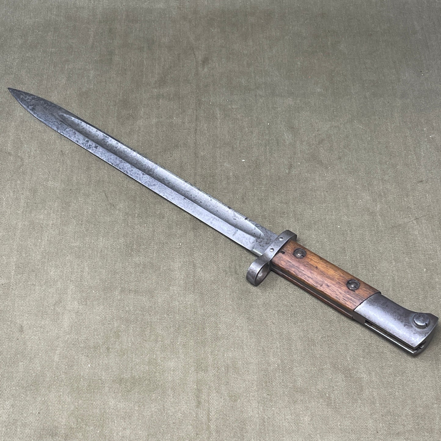 Czechoslovakian V-24 Bayonet & Scabbard