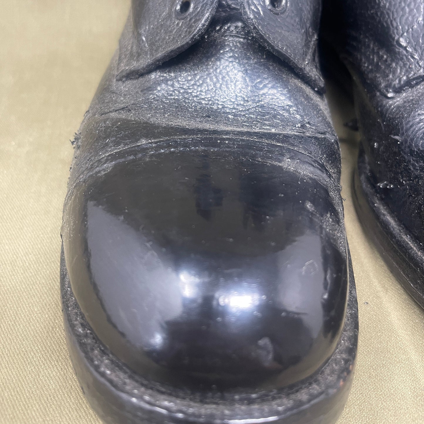 Original British Army Size 9 Pair of 1982 Dated Ammo Boots