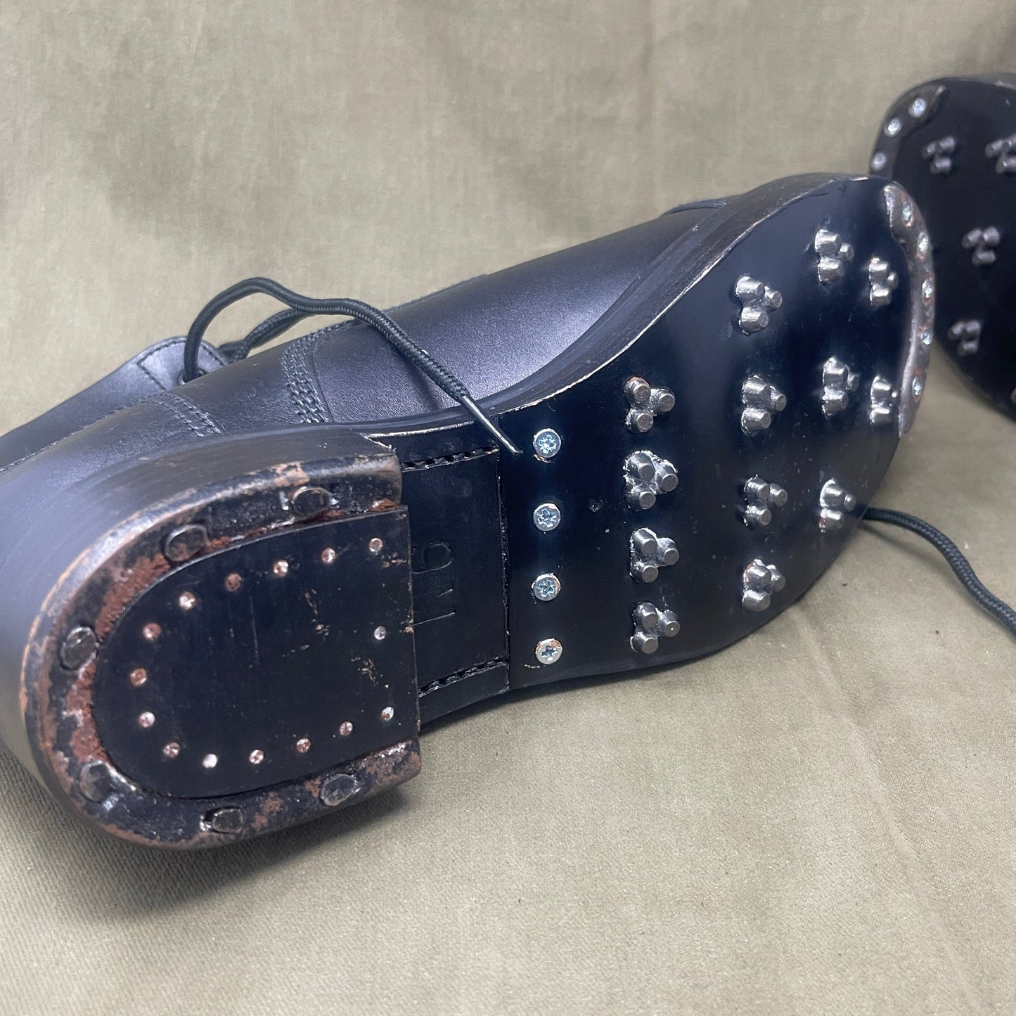Original British Army Size 9 Pair of 1982 Dated Ammo Boots