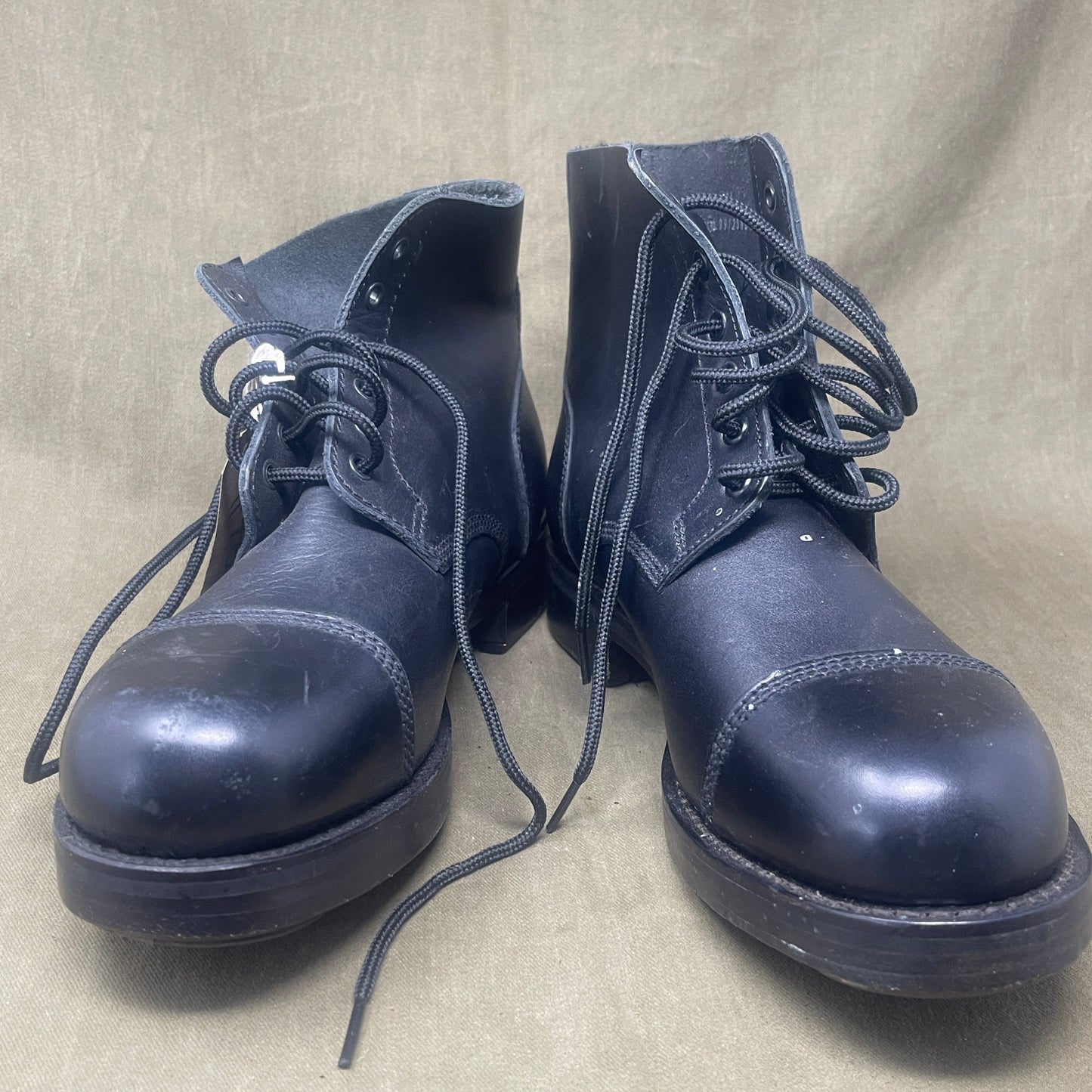 Original British Army Size 9 Pair of 1982 Dated Ammo Boots
