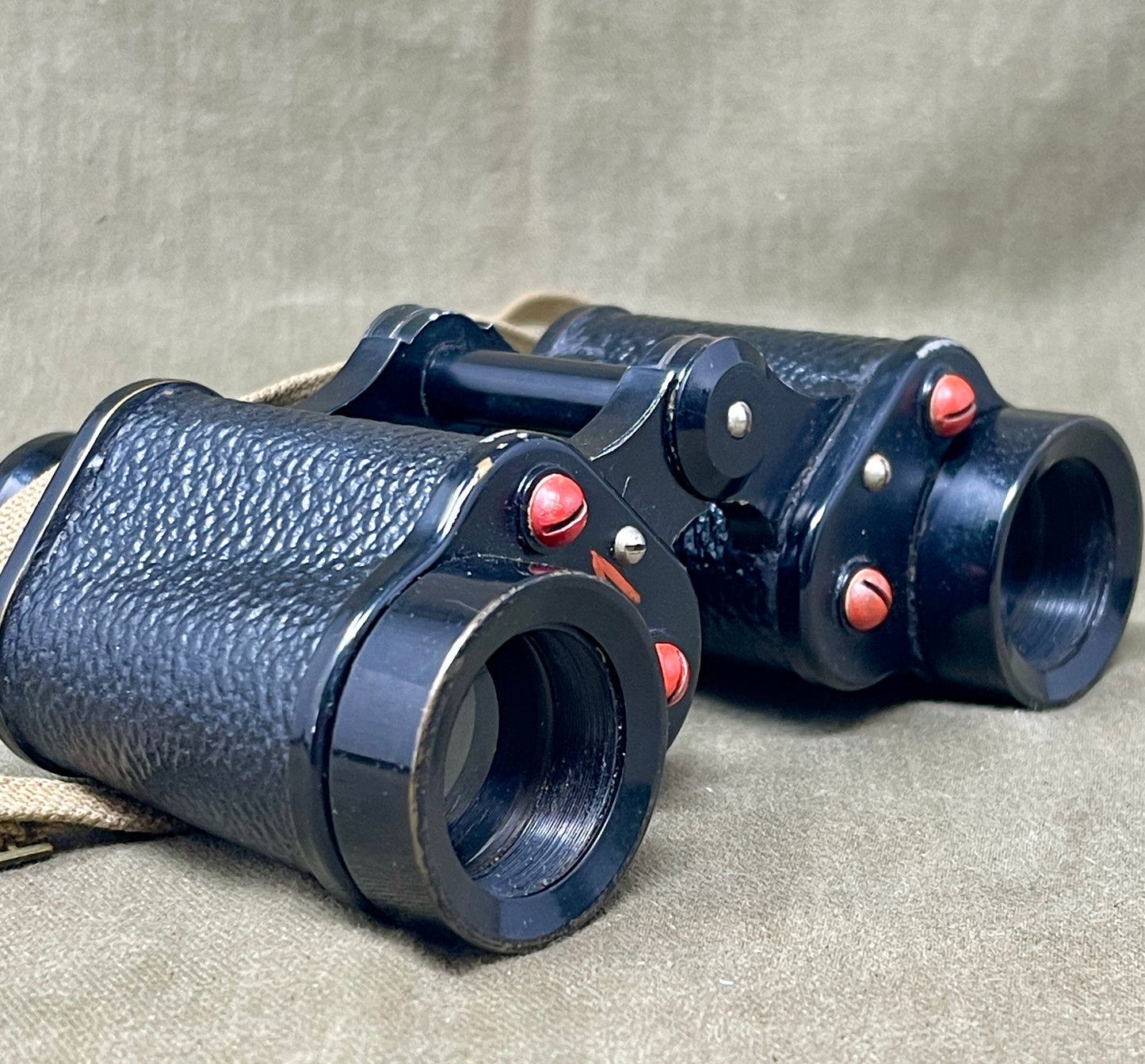 1943 British Binoculars Prism No.2 Mk III x6 – Taylor & Hobson with 1944 Jungle Case
