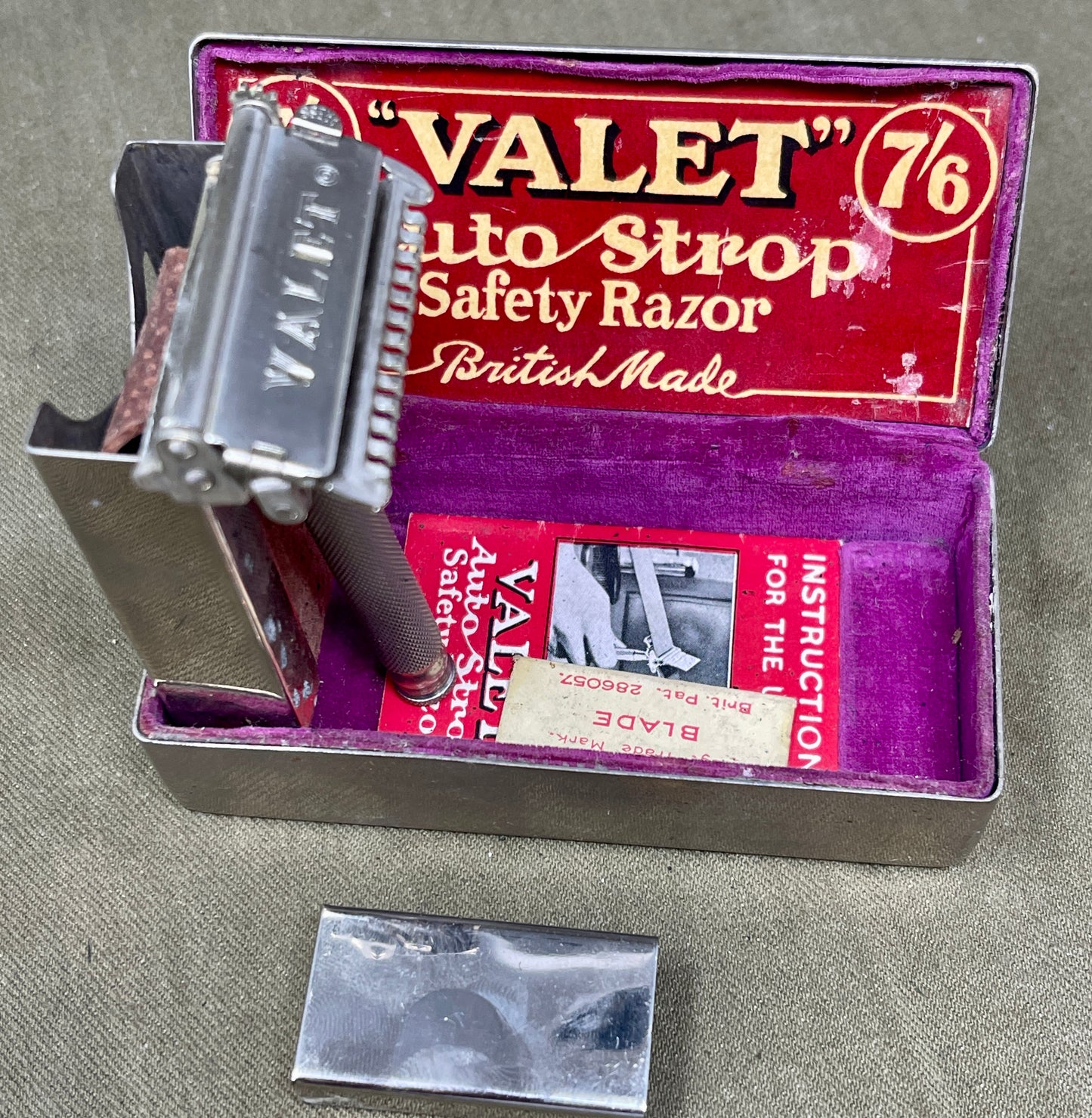 Cased Vintage Valet Auto-Strop Razor – Excellent Condition Shaving Collectible