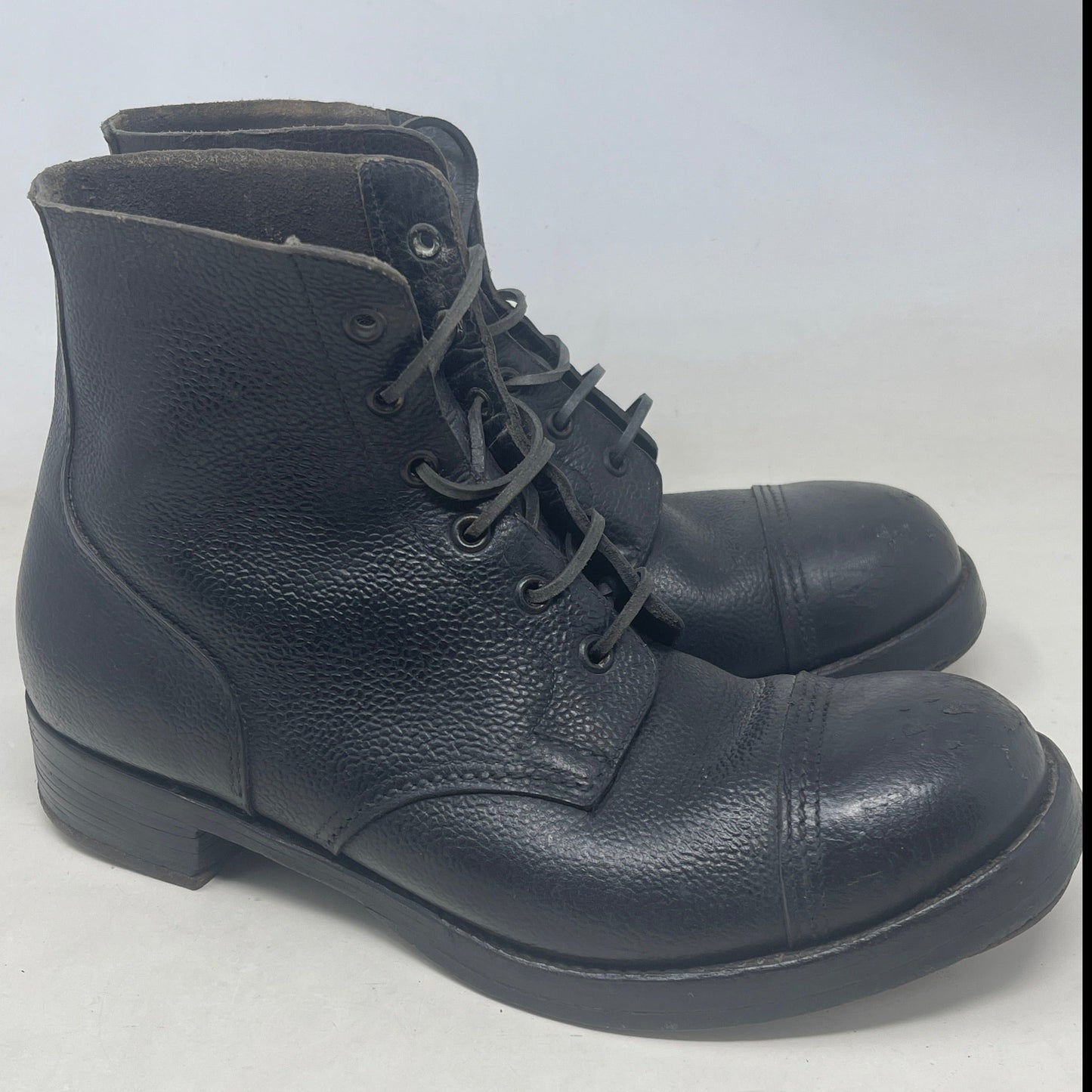 British Army Size 8 Pair of 1943 Dated Ammo Boots