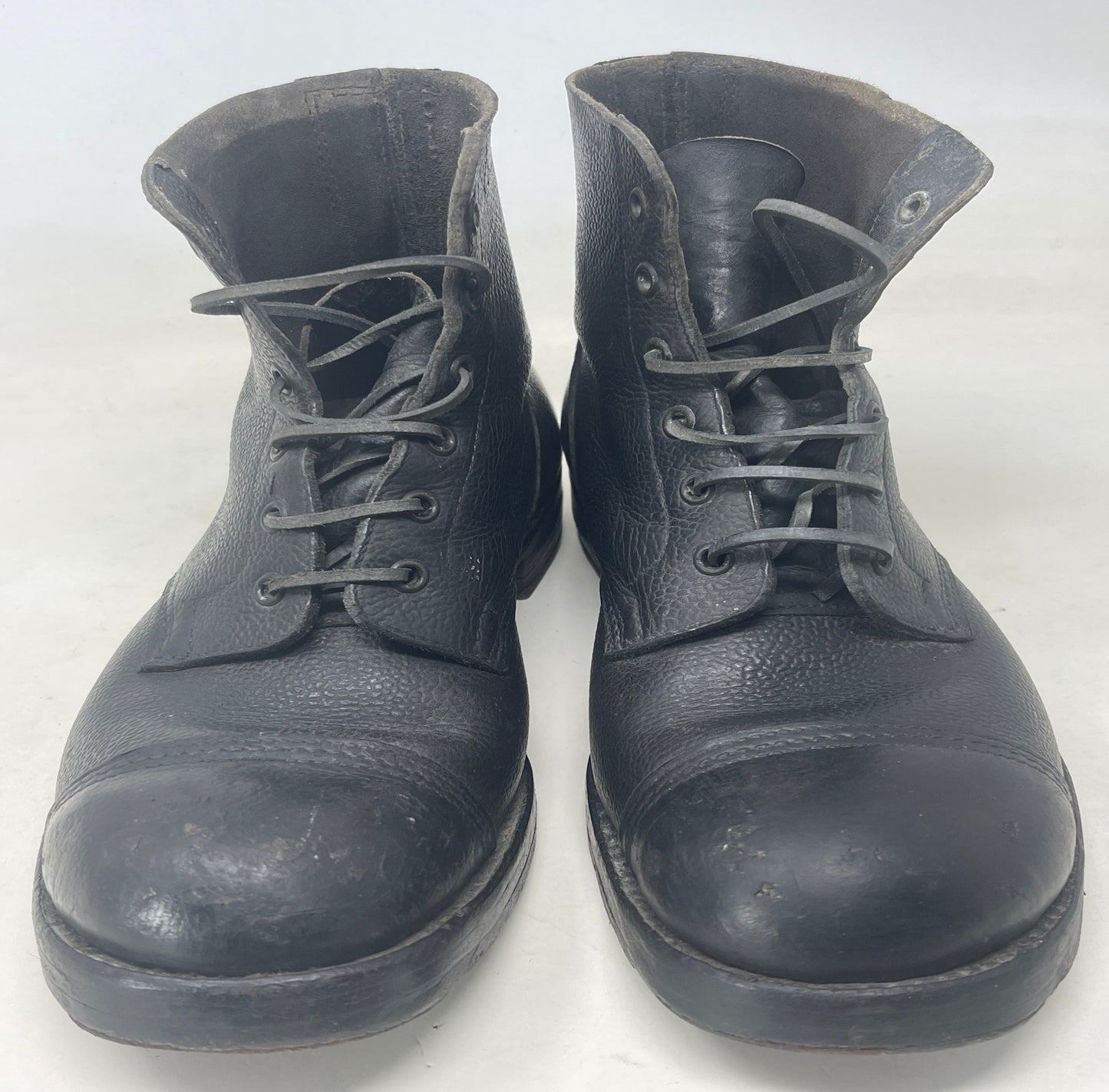 British Army Size 8 Pair of 1943 Dated Ammo Boots
