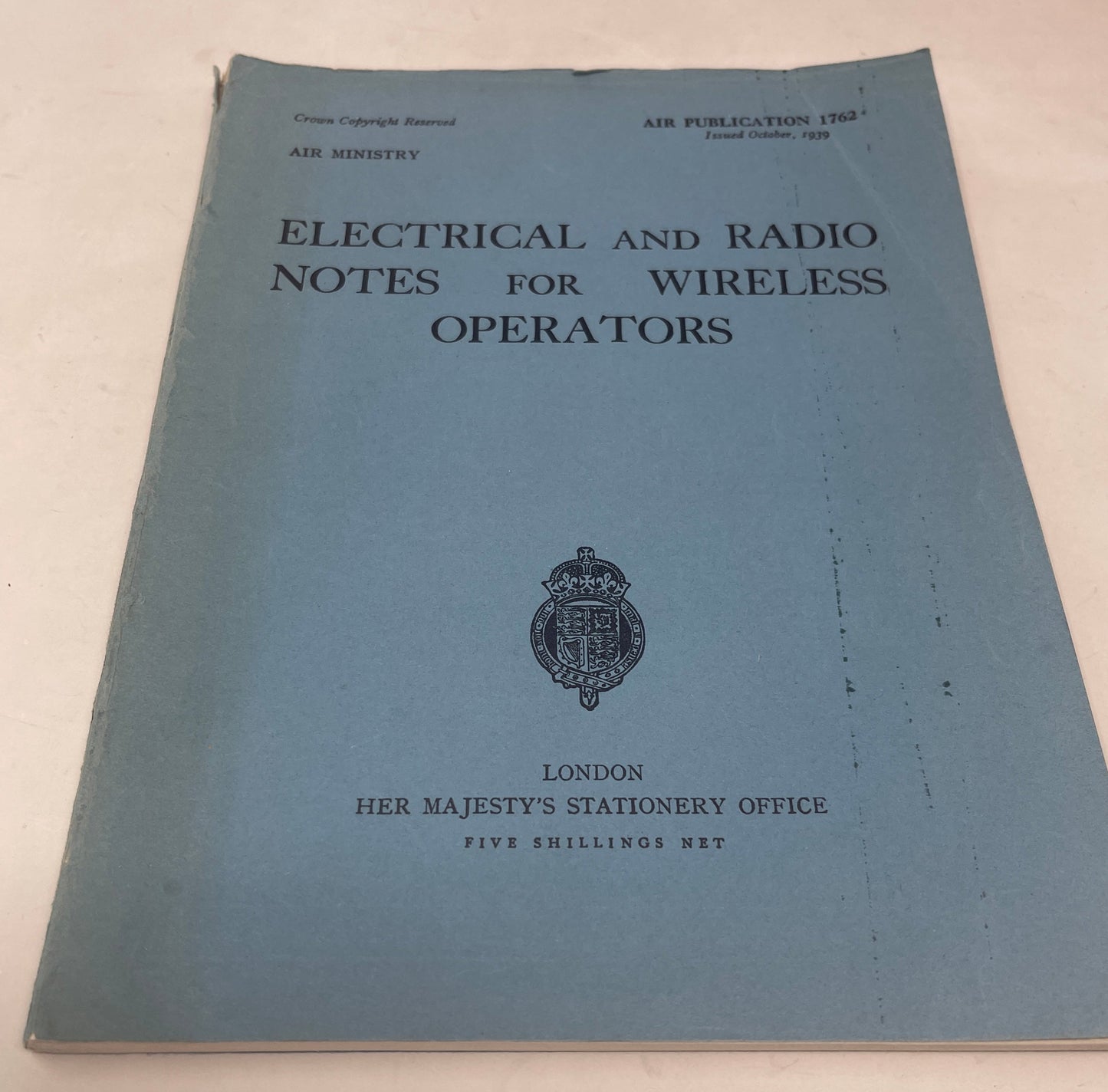 Original Air Publication 1762 Electrical and Radio Notes for Wireless Operators HMSO 1940 reprinted 1956. This manual is in excellent condition for its age. There are no pages missing or visible marks