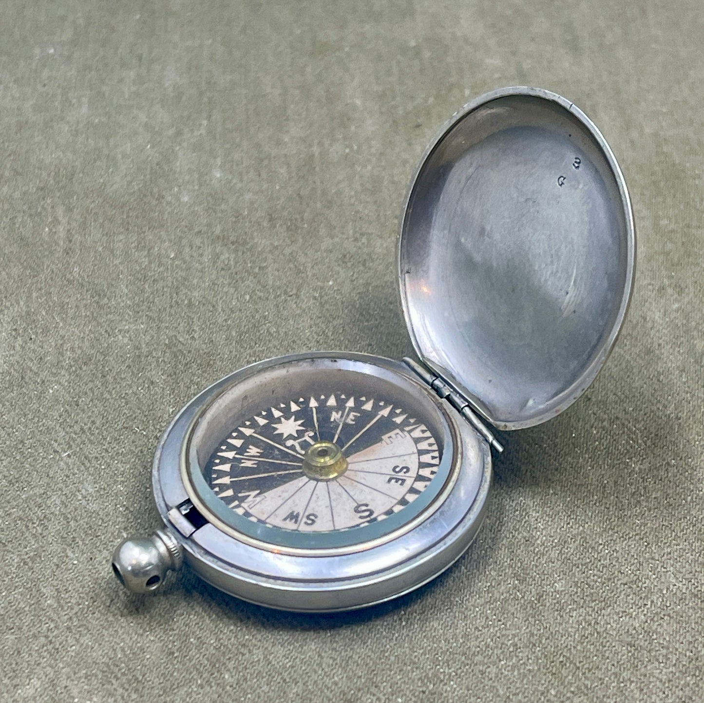 British Circa WW1 Unmarked Pocket Compass