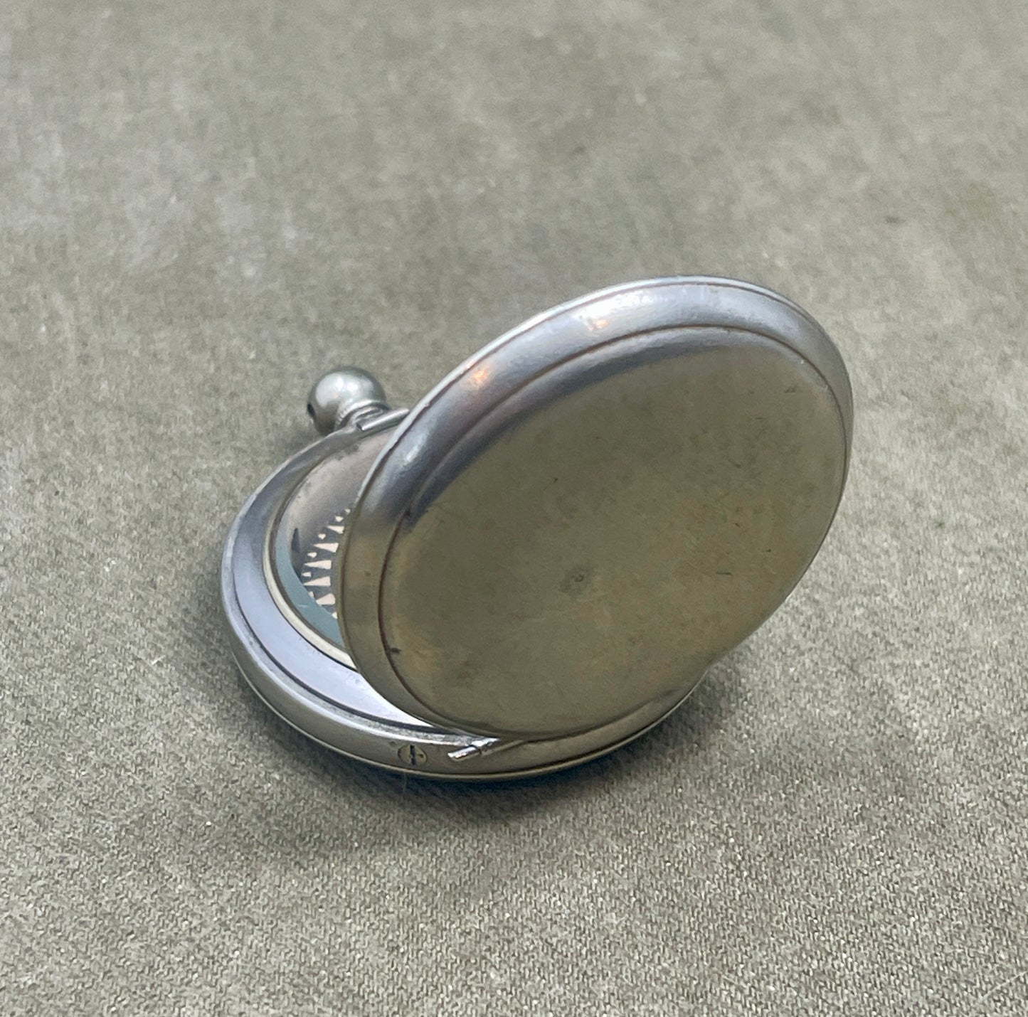 British Circa WW1 Unmarked Pocket Compass