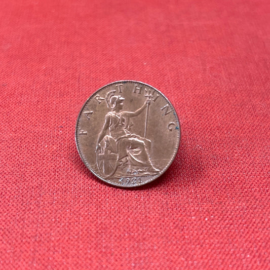 Discover the King George V Farthing, minted from 1911 to 1936. Featuring the iconic Britannia design and King George V's portrait, these historic bronze coins are perfect for collectors and history enthusiasts.