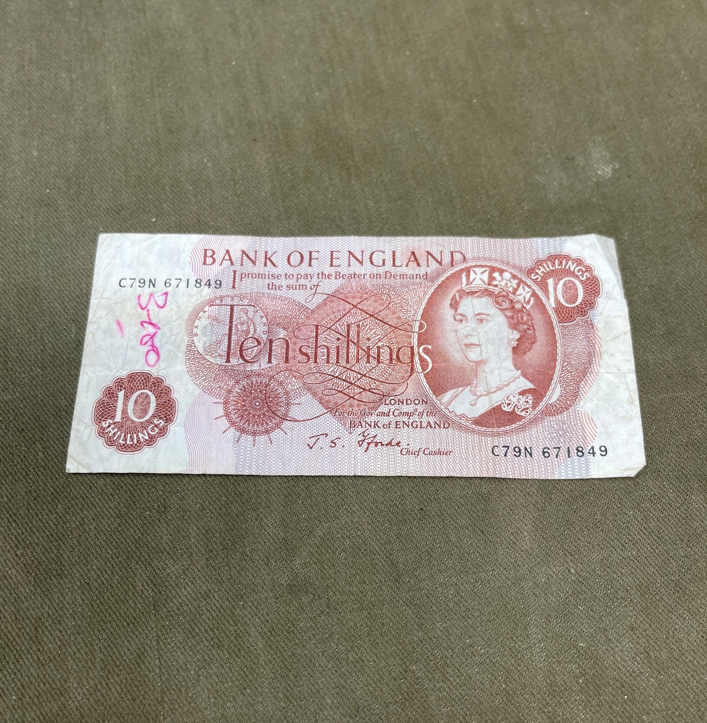 This selection features original Bank of England 10 Shilling notes signed by J.S. Fforde, catalogued as Dugg B309 in the English banknote series. Issued between 1967 and 1970, these notes are iconic pieces of British pre-decimal currency, bearing the classic Britannia design and red-brown colouring. Each note in this lot is in circulated (used) condition, showing varying degrees of wear, creasing, and edge softening typical of handling and circulation. Despite this, the notes remain clear and legible, with