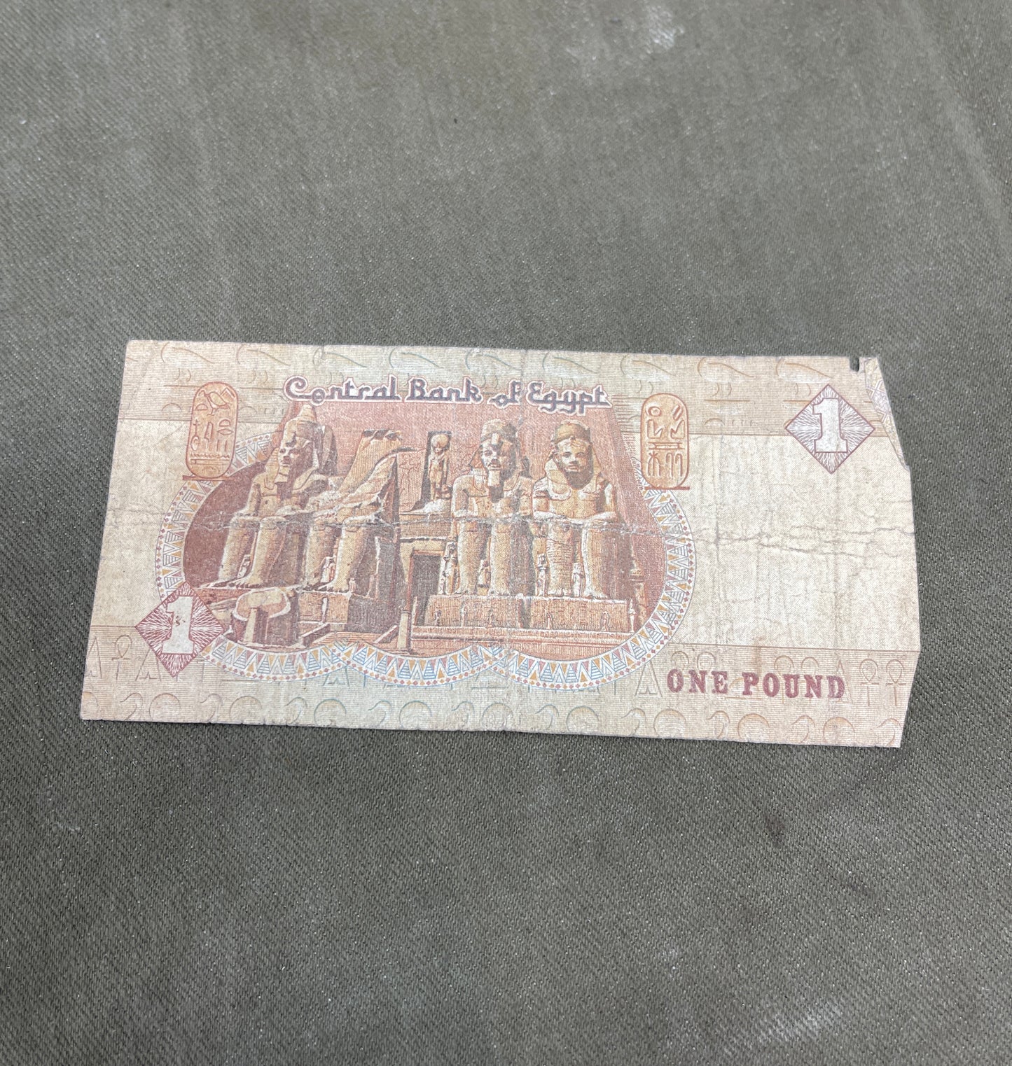 Collection of Vintage Egyptian Banknotes – Mixed Denominations