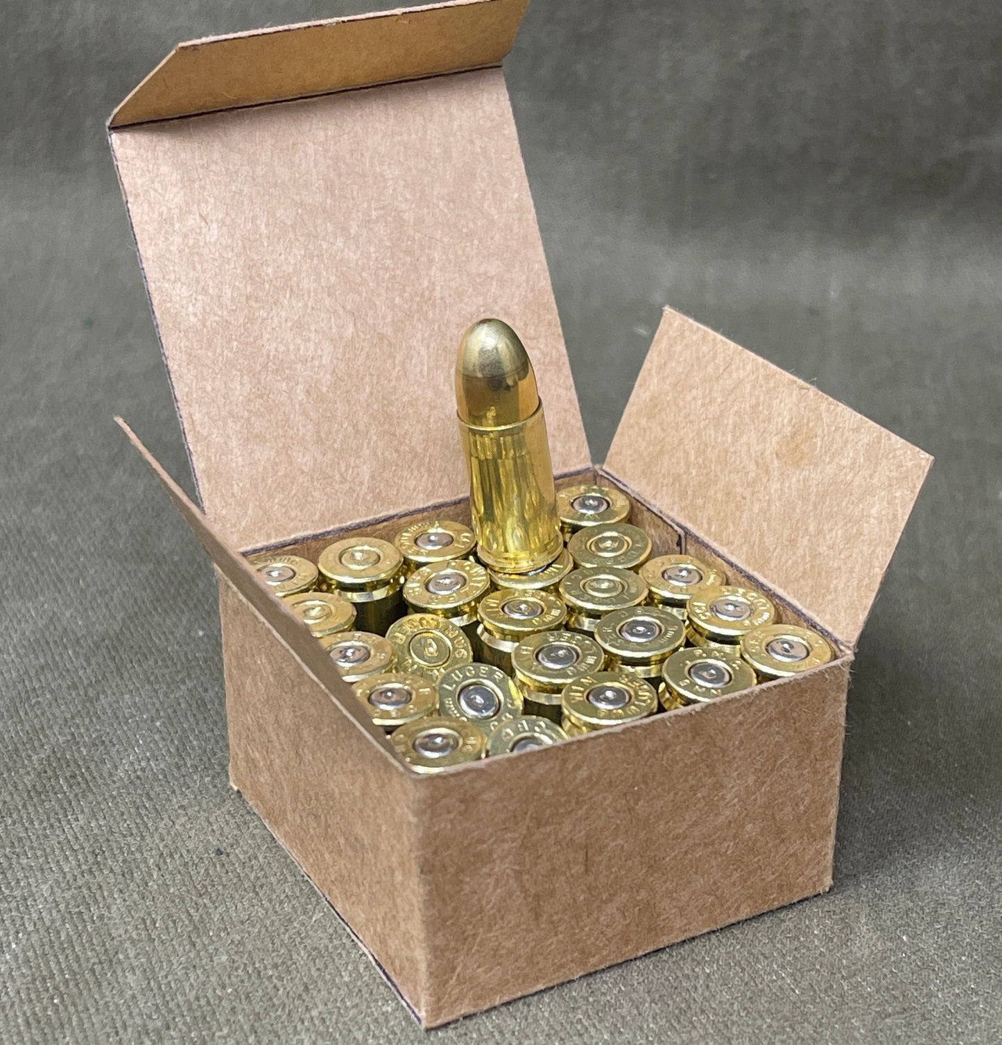25 Inert 9mm Rounds in Repro Italian WWII Box