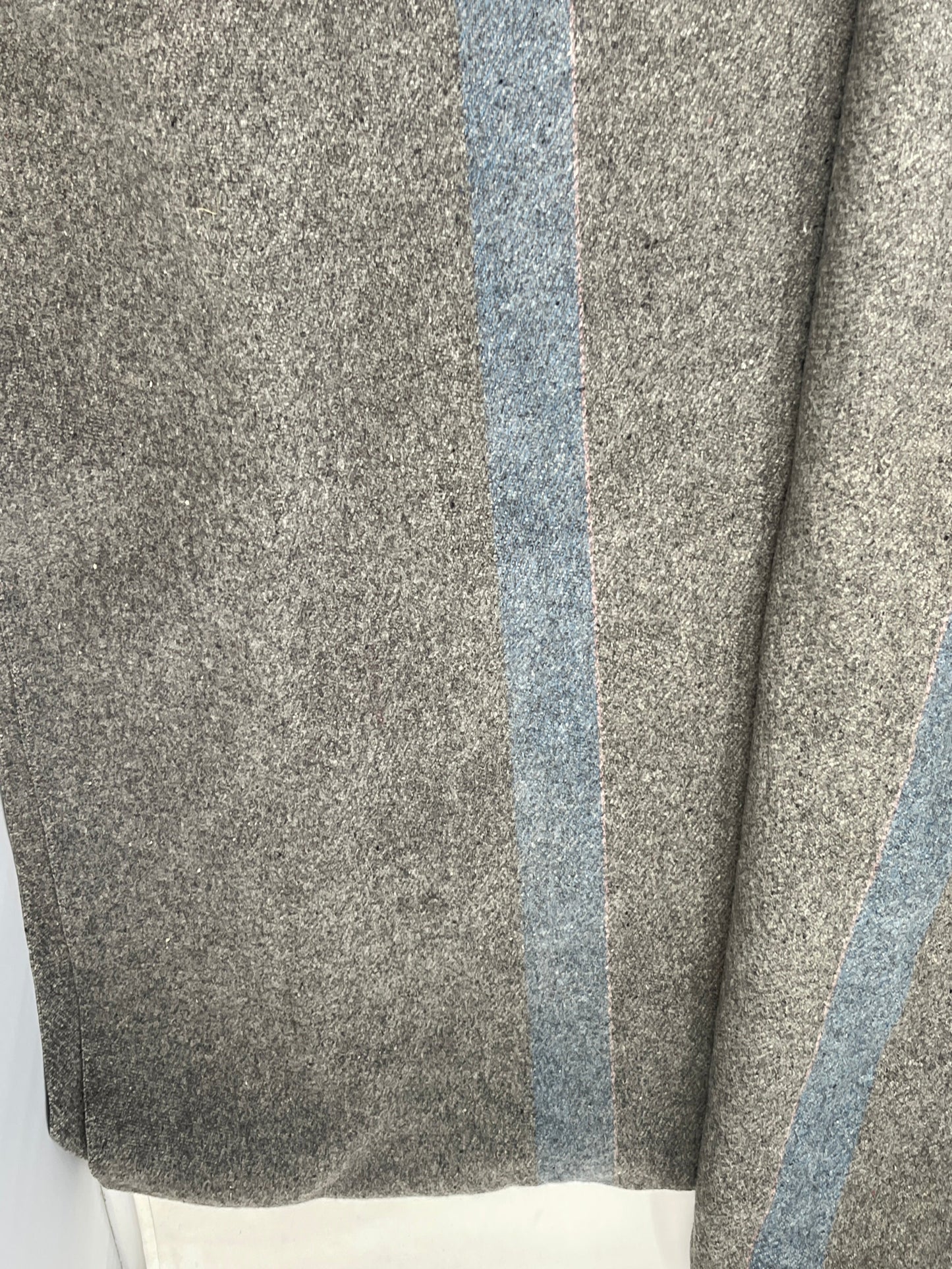 close up image of 1944 Dated Australian Army Blanket N85 blue stripe