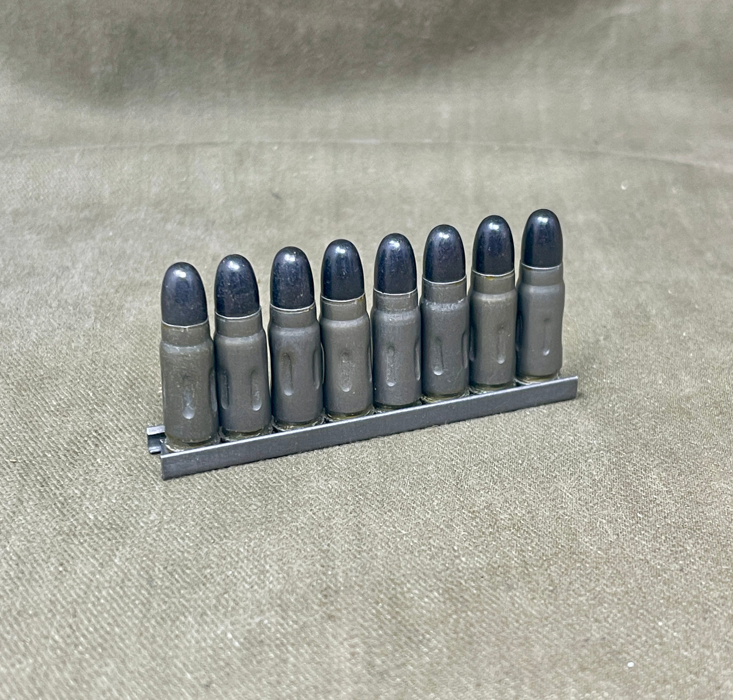 Stripper Clip with 8 × DRILL 7.62×25 Tokarev Rounds — Deactivated Training Set