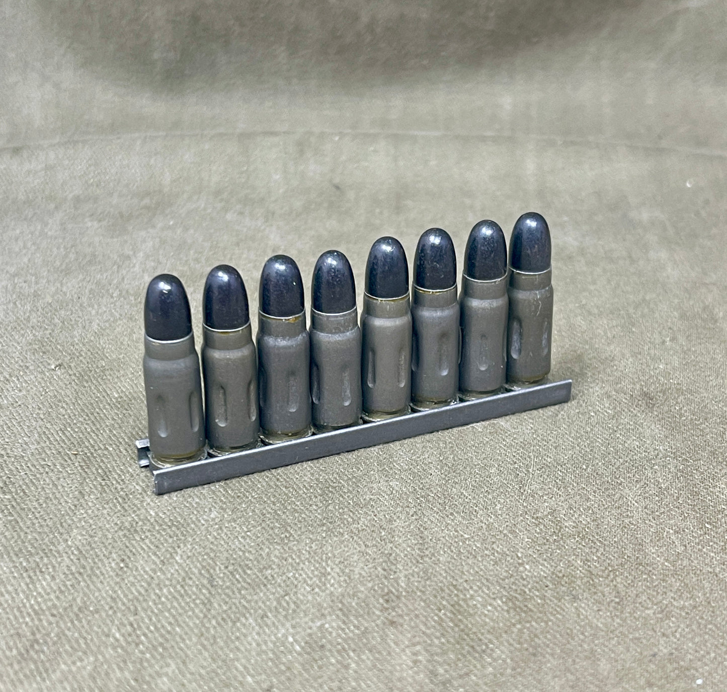 Stripper Clip with 8 × DRILL 7.62×25 Tokarev Rounds — Deactivated Training Set