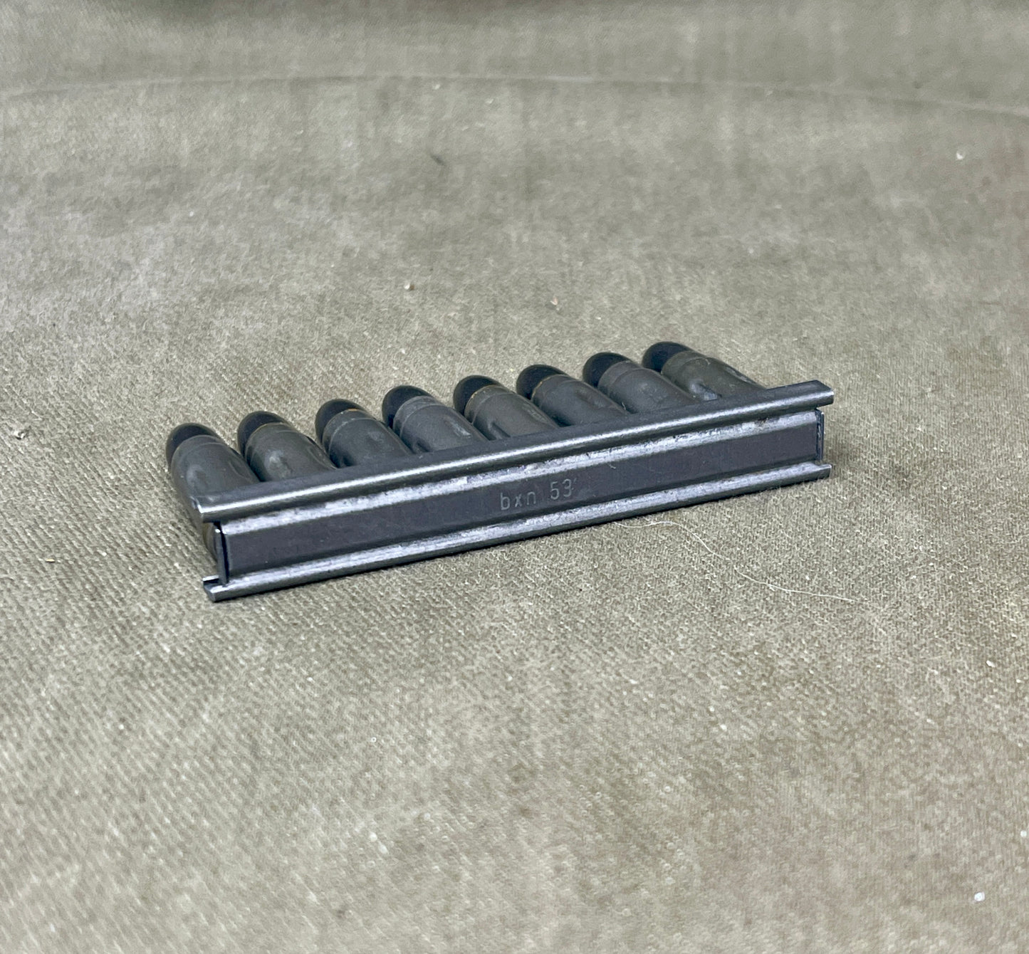 Stripper Clip with 8 × DRILL 7.62×25 Tokarev Rounds — Deactivated Training Set