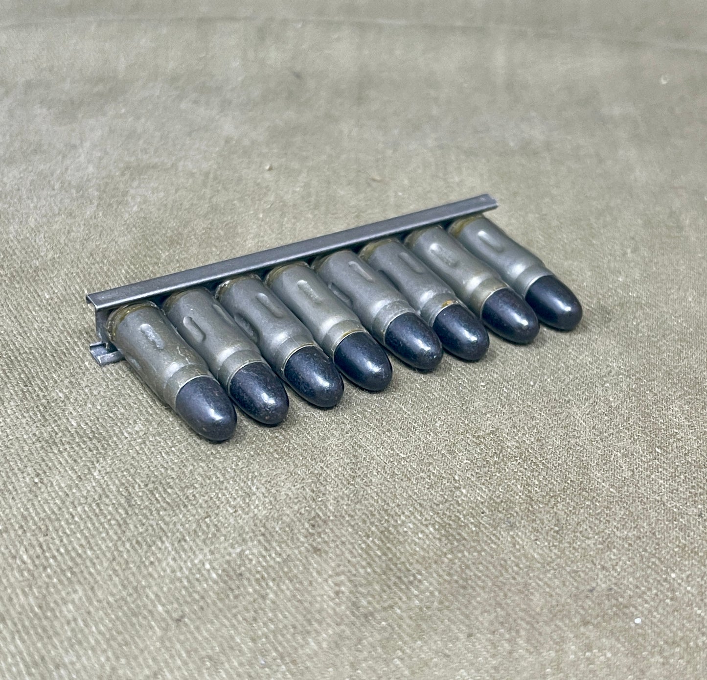 Stripper Clip with 8 × DRILL 7.62×25 Tokarev Rounds — Deactivated Training Set