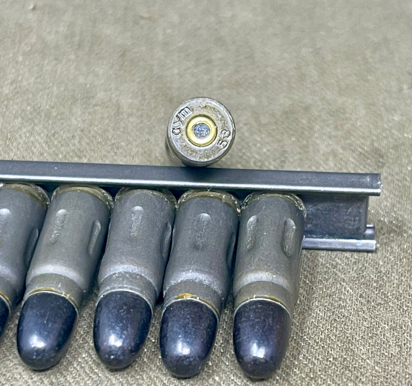 Stripper Clip with 8 × DRILL 7.62×25 Tokarev Rounds — Deactivated Training Set