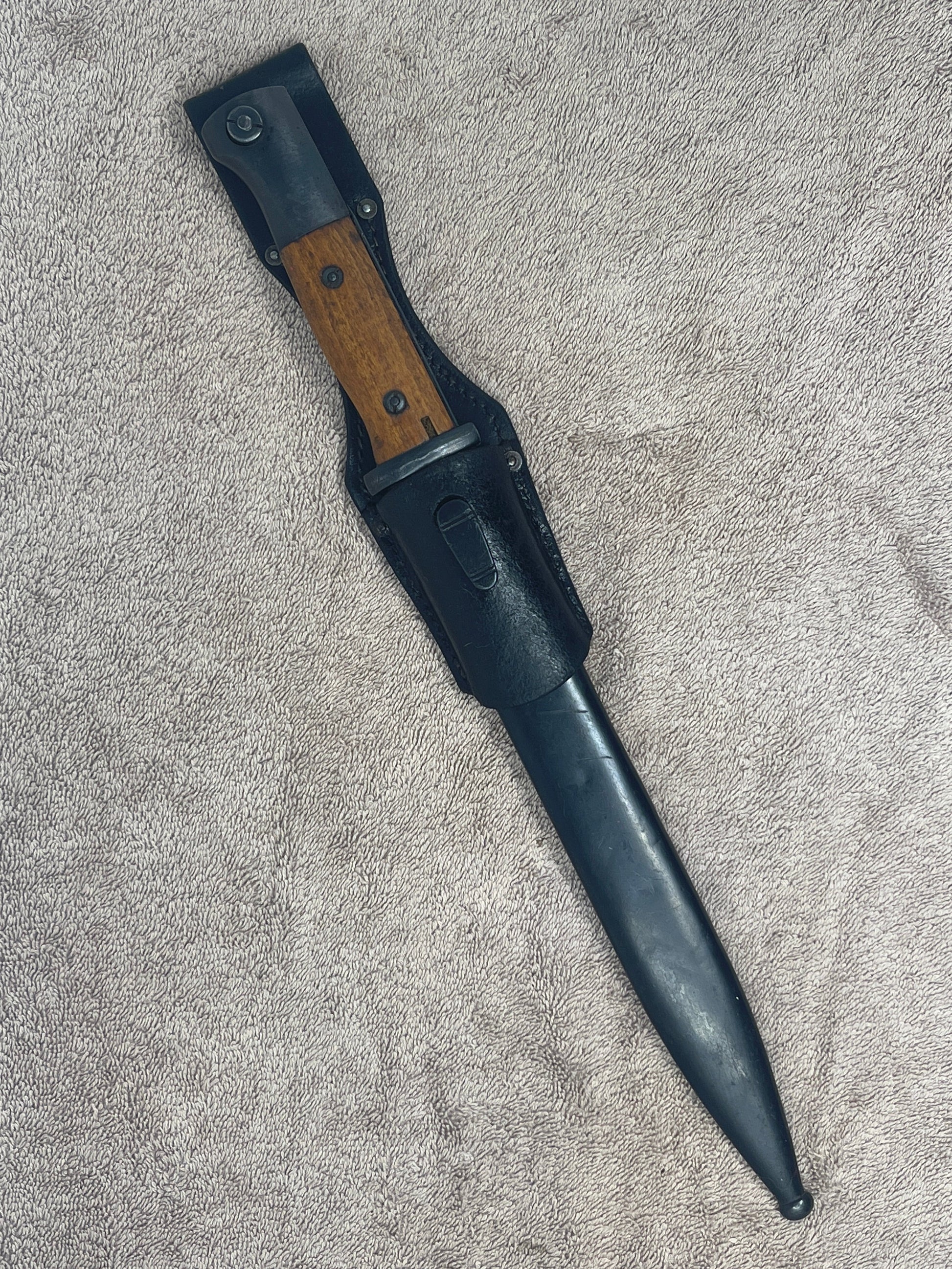 German WW2 M1884/98 K98 Bayonet with Frog