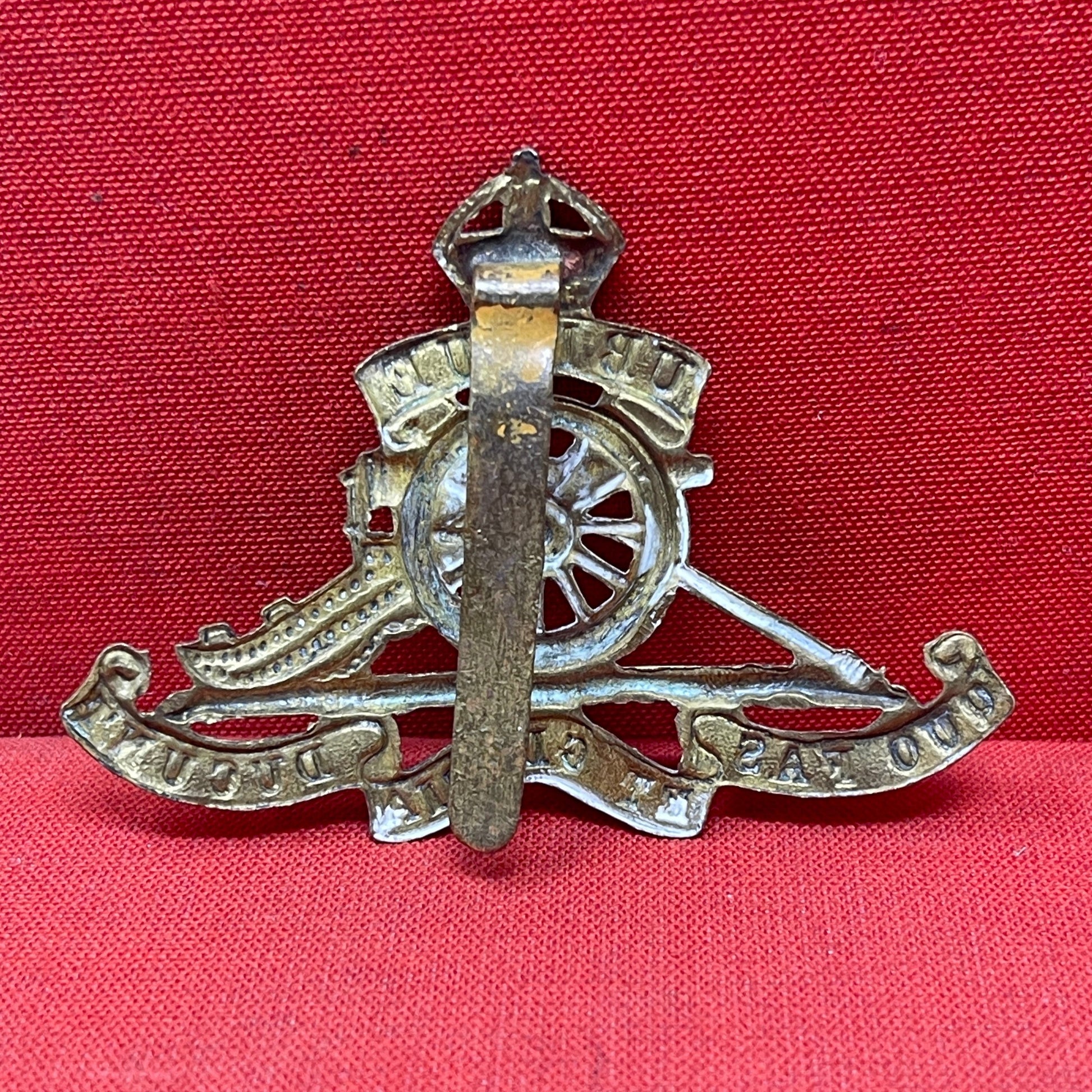 Royal Field Artilery King George V Cap Badge