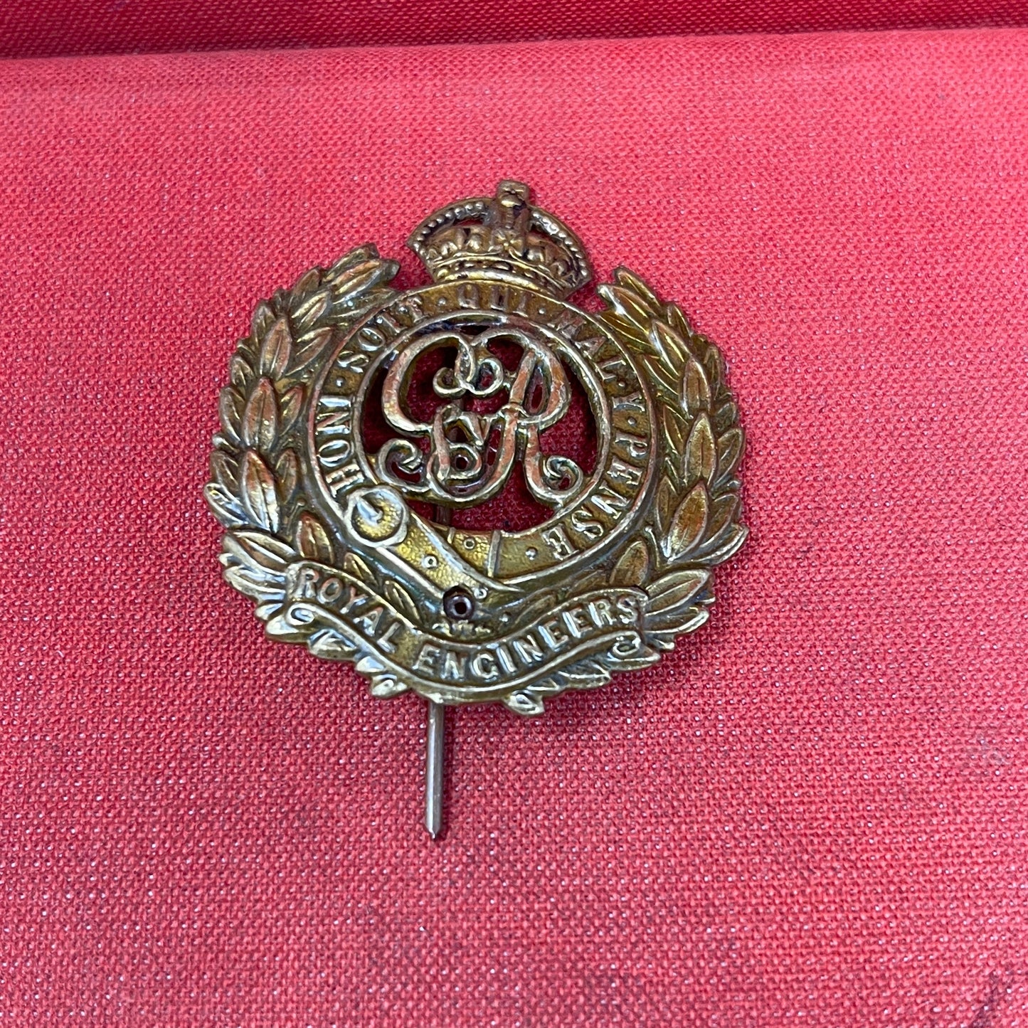 WWII Royal Engineers Brass Cap Badge