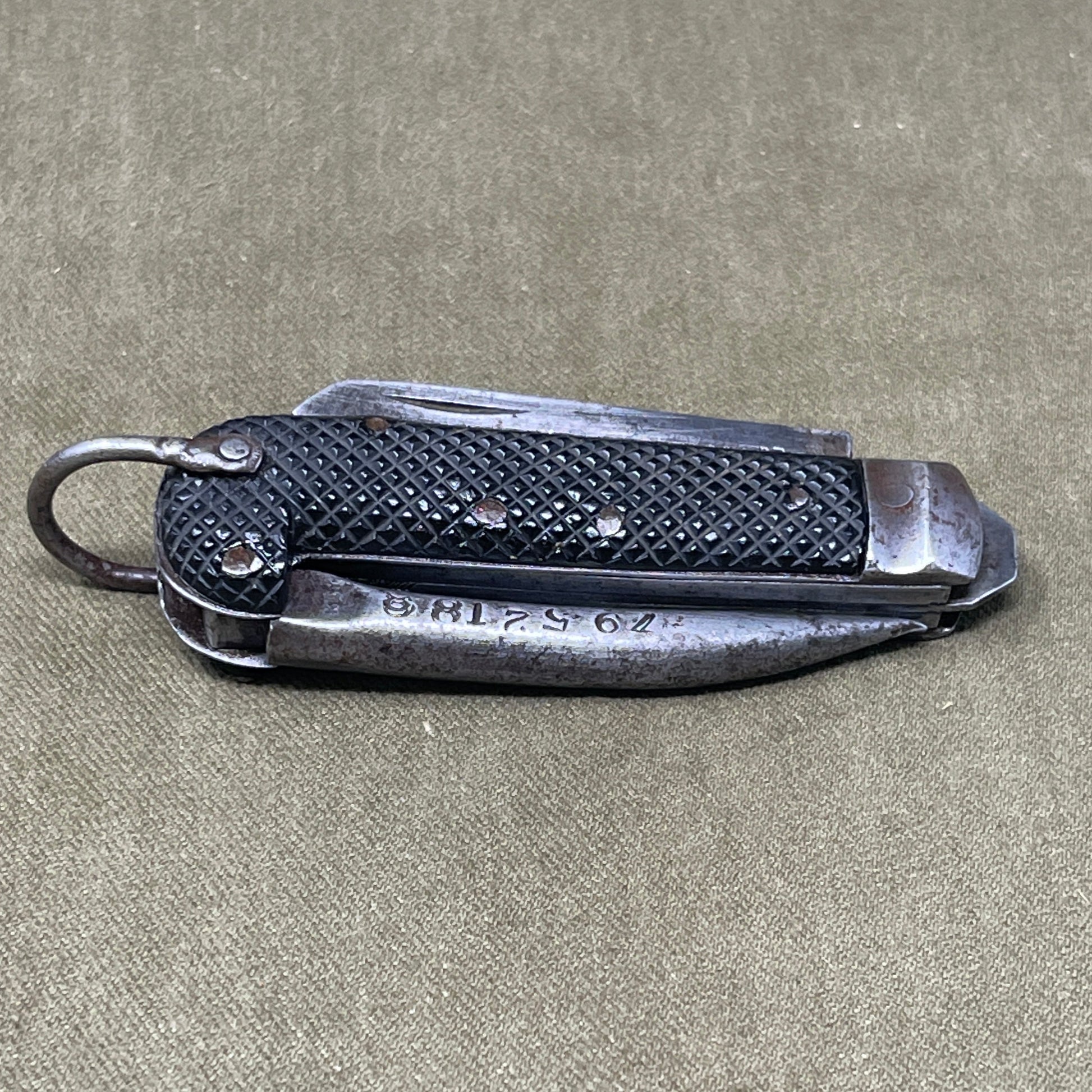 A nice example of a British 1943 Dated Pocket Jack Knife made by Humphreys Radiant of Sheffield  The blades are in good condition, the chequered Bakelite grip is intact and all the blades lock and close as they should. The steel can opener is in good condition