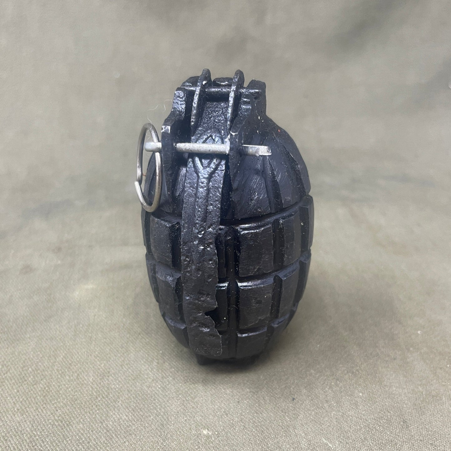 WW2 British N° 36 Mills Grenade with 1943 Dated Base.