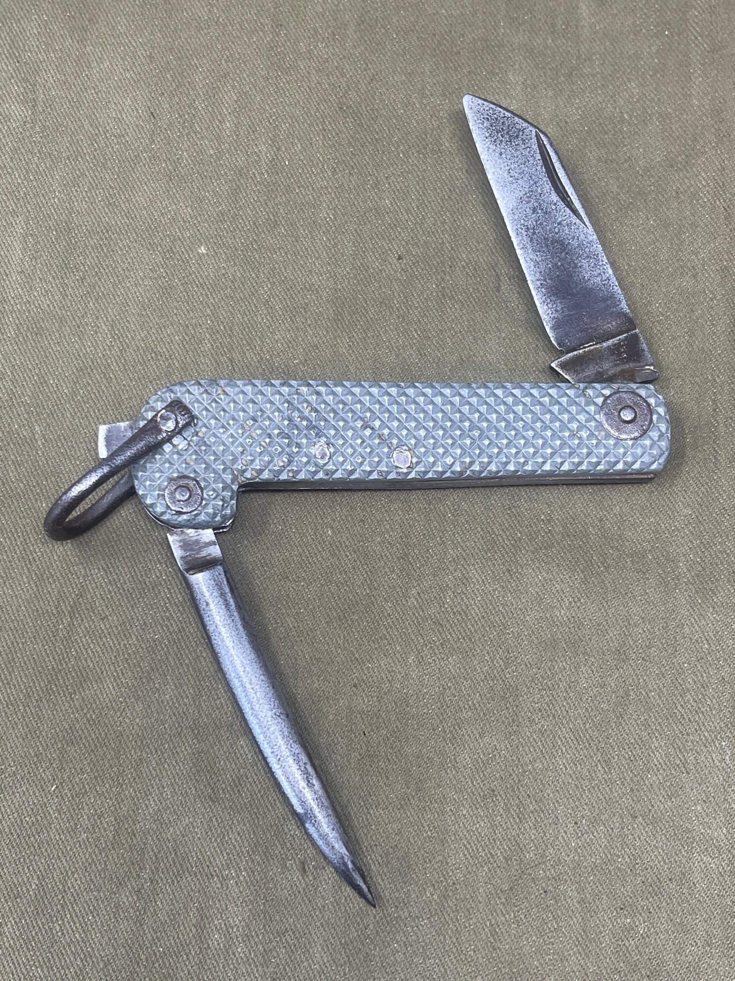 Royal Navy clasp knife, Admiralty Pattern 301