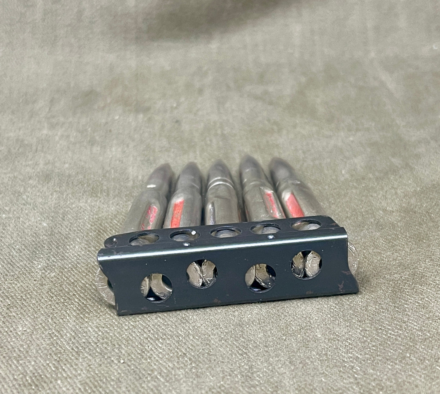 Charger of Five Mk6 .303 Drill Rounds – RL Royal Laboratory | Original British Drill Ammunition
