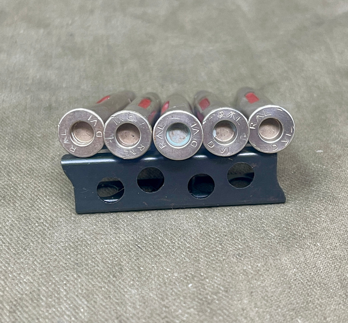 Charger of Five Mk6 .303 Drill Rounds – RL Royal Laboratory | Original British Drill Ammunition