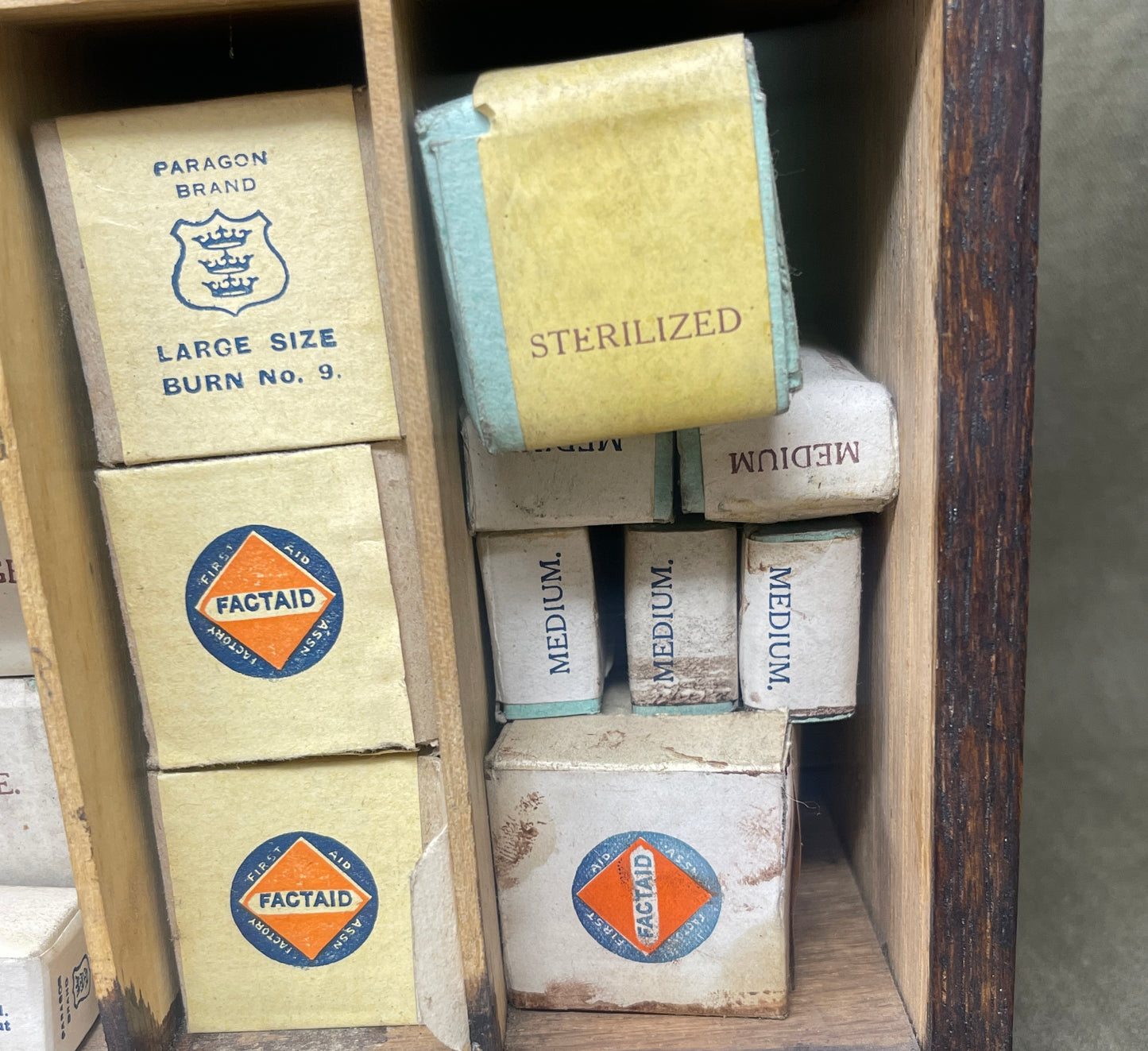 Original WW2 Paragon Wall Mounted First Aid Box – Complete Military First Aid Kit