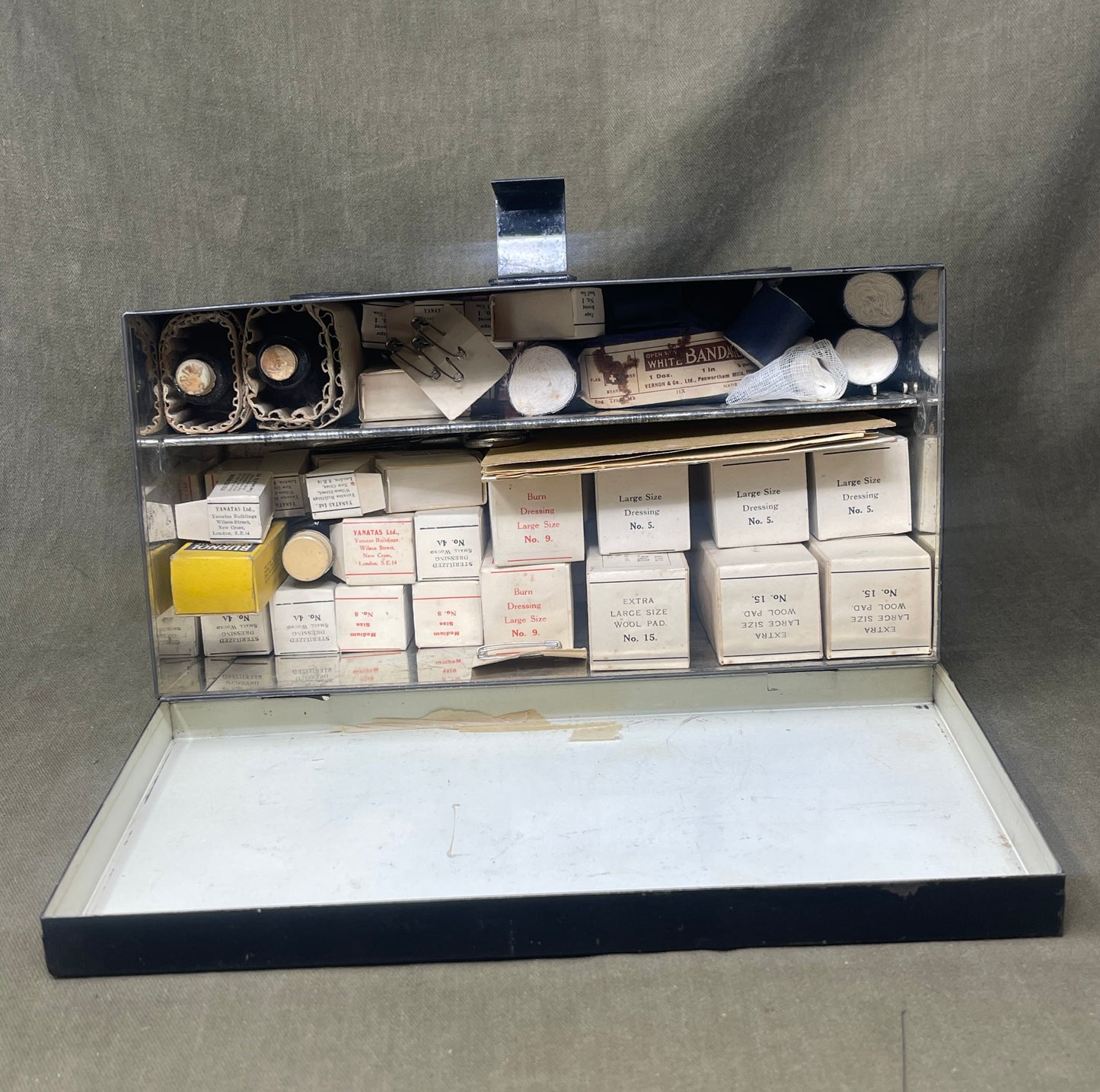 Original WW2 Steel First Aid Box with Contents – Clayton Surgical & First Aid Yantas Ltd