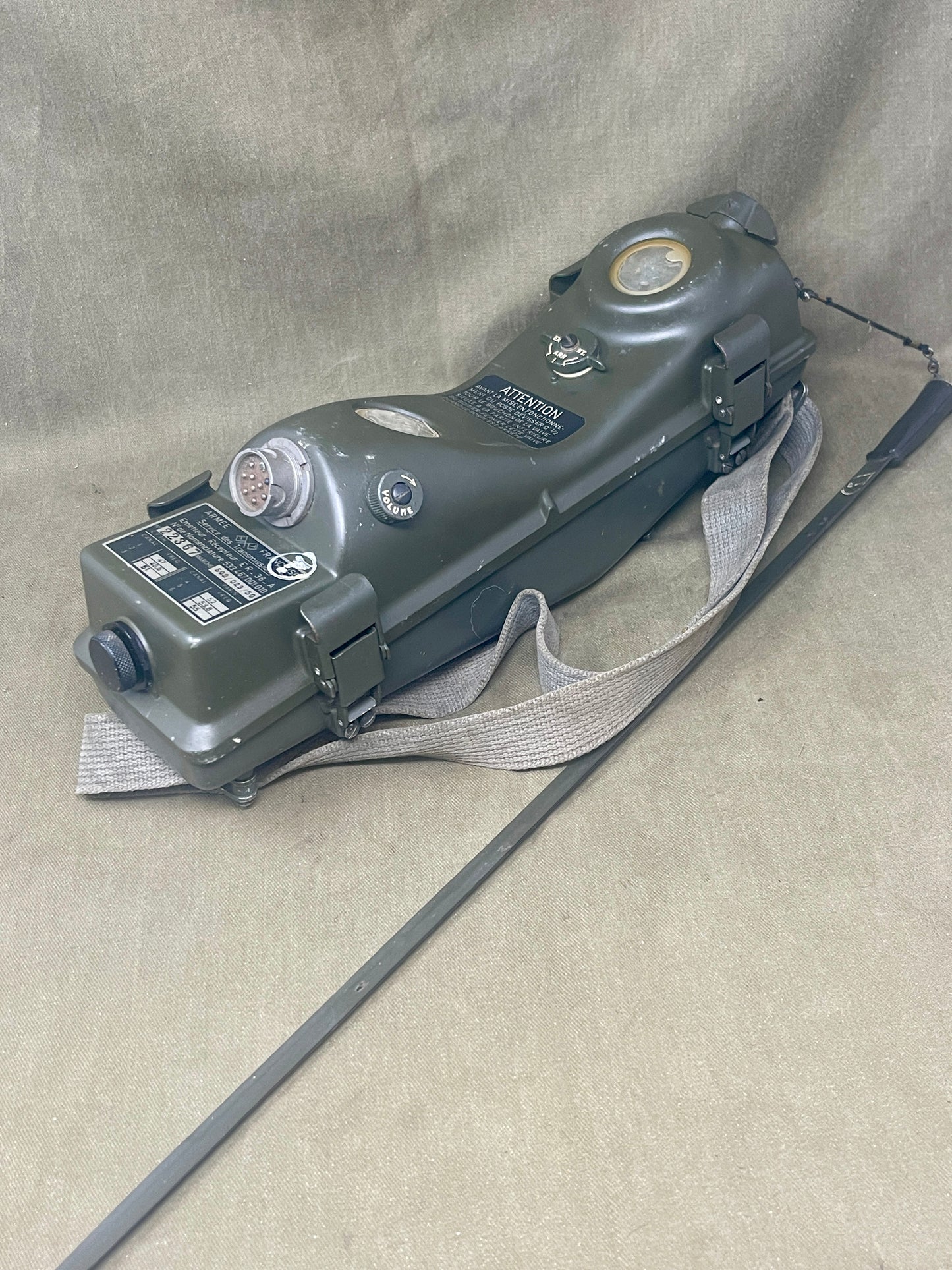 French TR-PP-8 Military Handie-Talkie Radio – AN/PRC-6 Type – Cold War Era